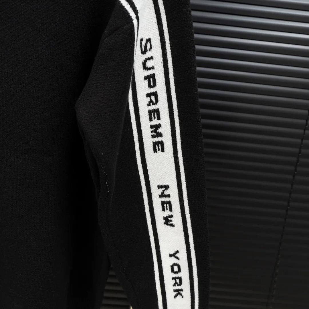 P300 Style: SUPREME unicorn arm knitted long-sleeved sweater Size: S-XXL Fabric: Wool blend Accessories: Full set of customized original accessories No gender distinction, same style for men and women