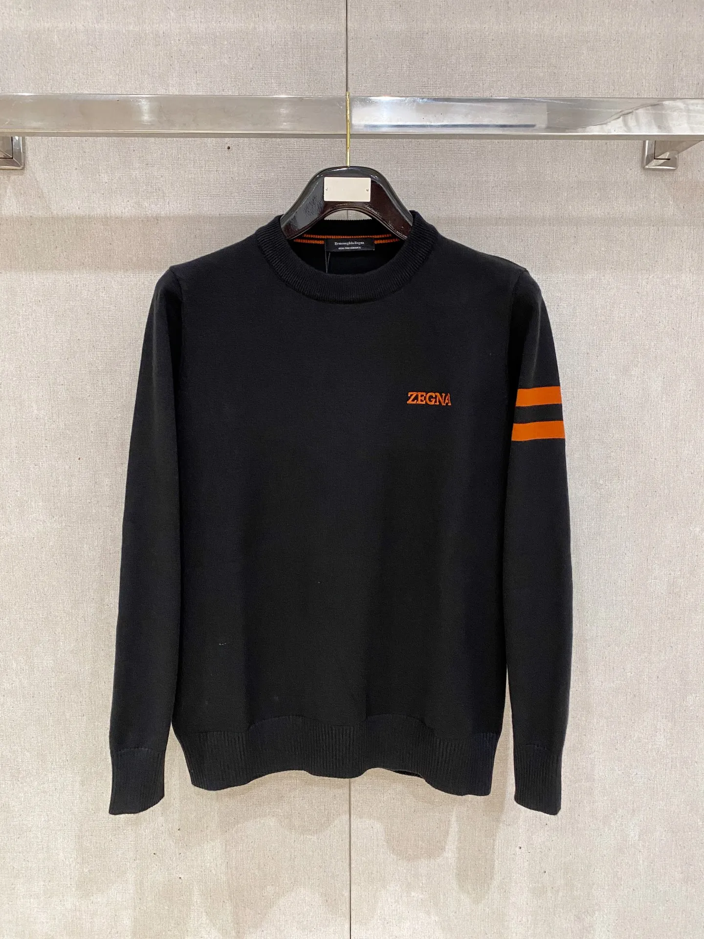 🅿️440 Ermenegildo Zegna 2025 new wool sweater for autumn and winter. High-quality wool blended fabric imported from Italy, high-density knitting, fashionable and versatile sweater, very handsome. The classic logo is more durable and resistant to deformation. The counter version can be easily held in various styles. The classic fashion model that is sought after every year has become popular all over the world! Size: M-3XL (please state your height and weight when placing an order)