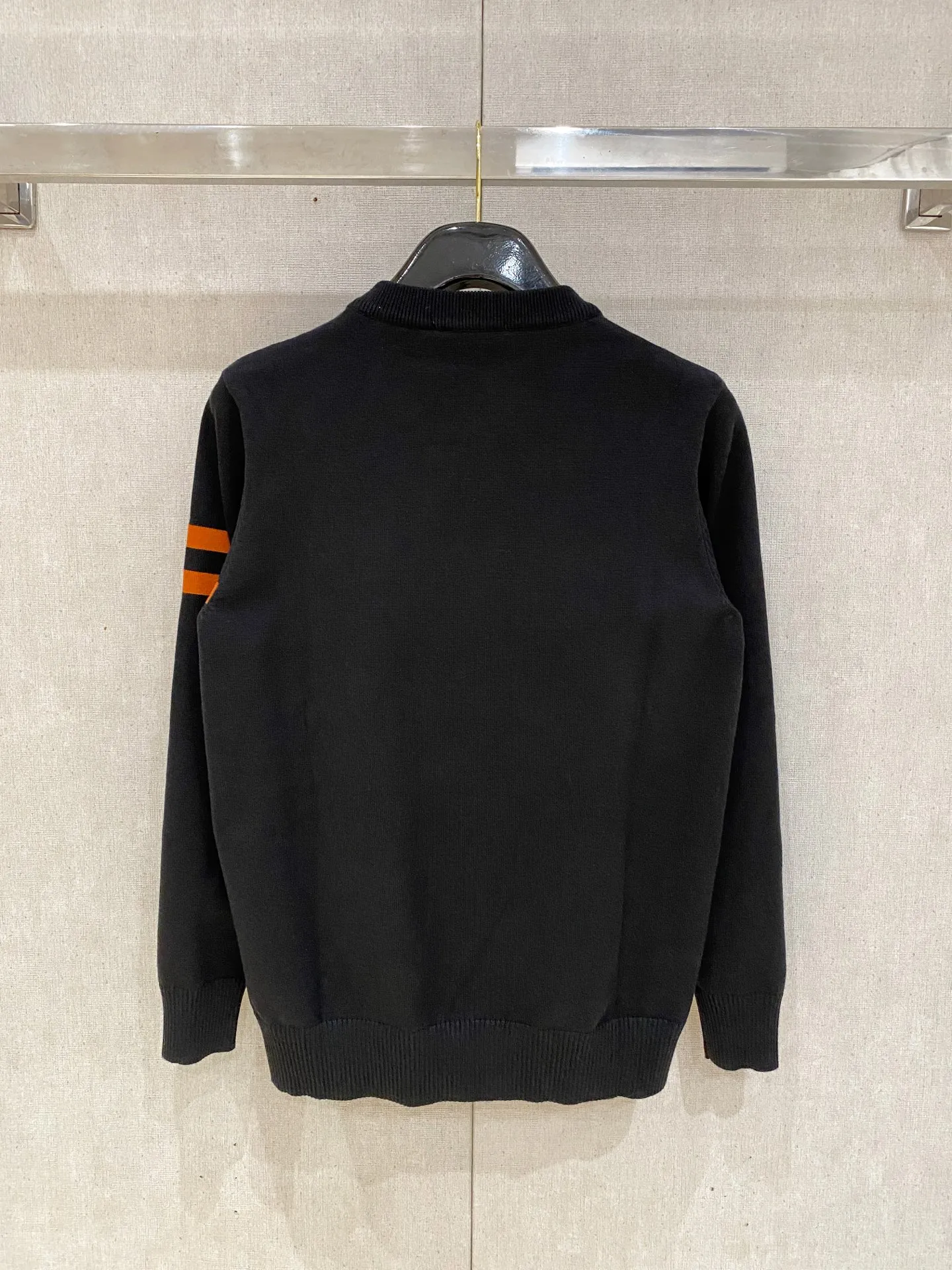 🅿️440 Ermenegildo Zegna 2025 new wool sweater for autumn and winter. High-quality wool blended fabric imported from Italy, high-density knitting, fashionable and versatile sweater, very handsome. The classic logo is more durable and resistant to deformation. The counter version can be easily held in various styles. The classic fashion model that is sought after every year has become popular all over the world! Size: M-3XL (please state your height and weight when placing an order)