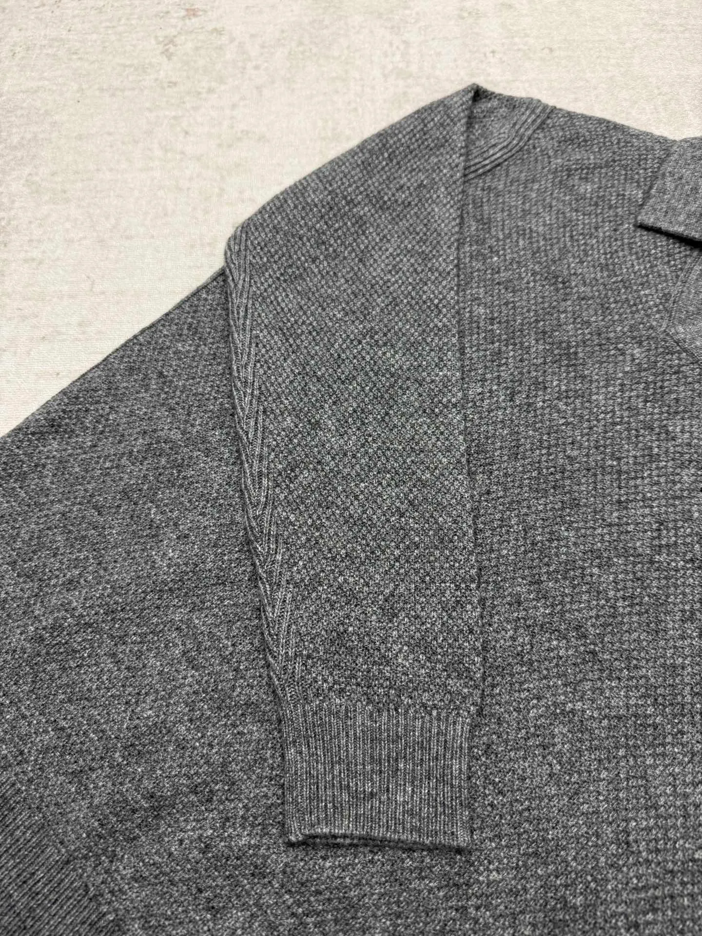 🅿️600 Ermenegildo Zegna 25ss new solid color polo sweater with brown embroidery on the chest. High version code number: 48.50.52.54.56.