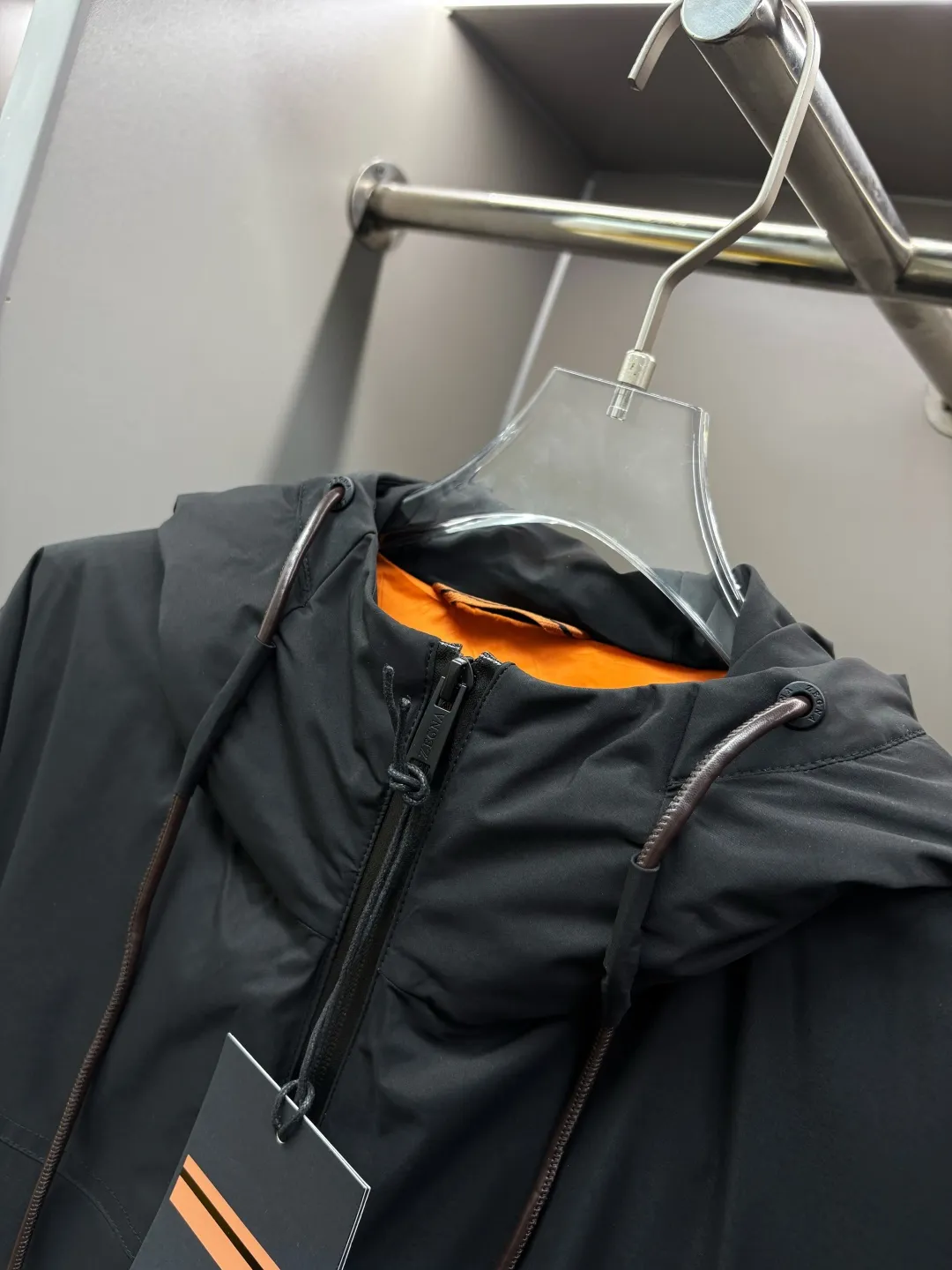 🅿️980 Zegna's new letter-printed down jacket. The Zegna down jacket combines classic British design with modern technological thermal insulation technology to redefine the luxury winter dressing experience.  · Filled with top-grade imported white duck down, light and fluffy, locking in every body temperature · Imported waterproof fabric, windproof and water-repellent, no fear of wind and snow challenges · Three-dimensional tailoring, eliminating bulk, showing an elegant figure · Authentic details can be seen in the details: customized metal buckles at the counter, hidden pocket design, classic letter print design This winter, let warmth and grace go hand in hand. Whether commuting in the city or strolling in the countryside, a Zegna down jacket can build a mobile gentleman's fortress for you.  Size: M-XXXL Color: Black Apricot
