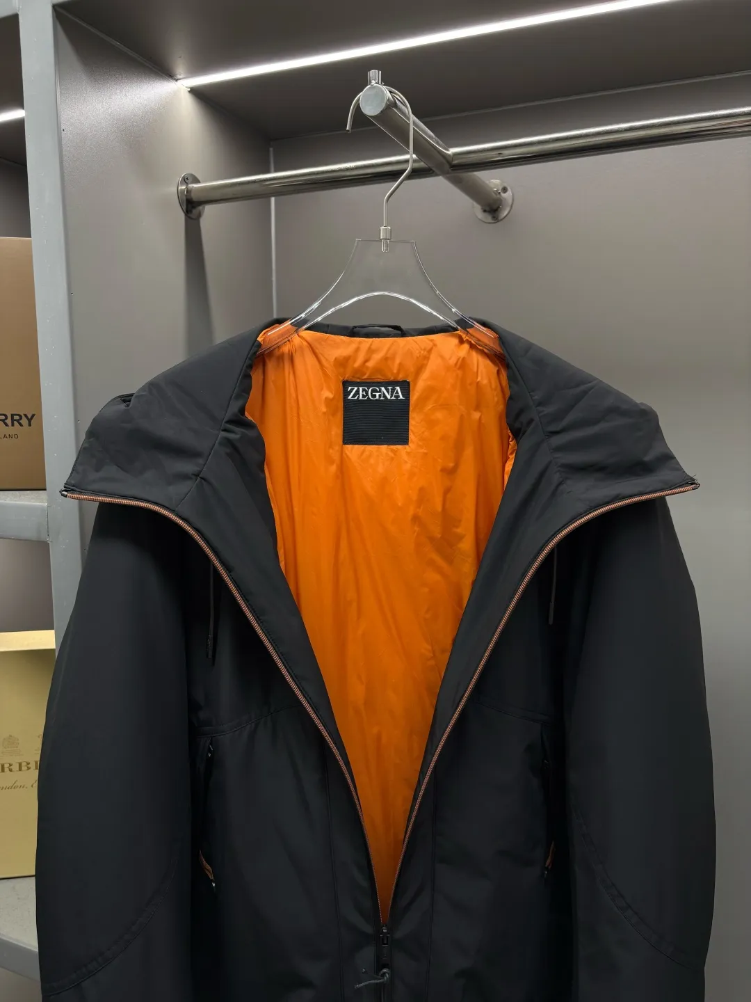 🅿️1040 Zegna's new letter-embossed down jacket. Zegna's down jacket combines classic British design with modern technological thermal insulation technology to redefine the luxury winter dressing experience.  · Filled with top-grade imported white duck down, light and fluffy, locking in every degree of body temperature · Imported waterproof fabric, windproof and water-repellent, no fear of wind and snow challenges · Three-dimensional tailoring, eliminating bulk, showing an elegant figure · Authentic details are evident: counter-customized metal buckles, hidden pocket design, classic letter embossed pattern This winter, let warmth and grace go hand in hand. Whether commuting in the city or strolling in the countryside, a Zegna down jacket can build a mobile gentleman's fortress for you.  Size: M-XXXL Color: black beige
