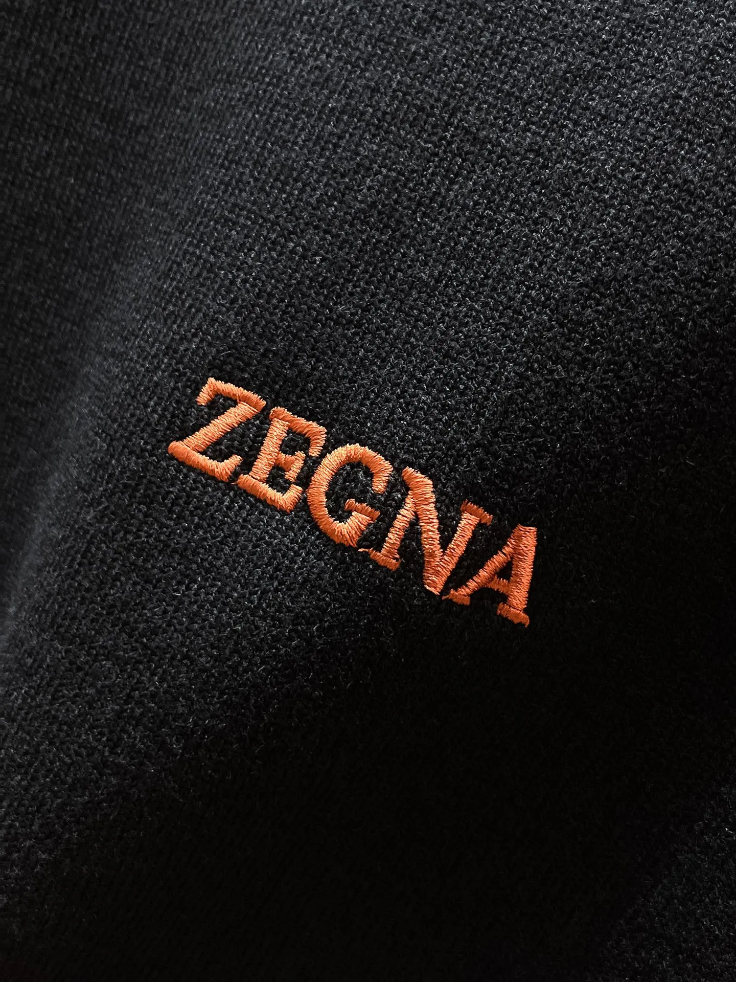 🅿️440 Ermenegildo Zegna 2025ss new wool blended round neck long-sleeved sweater cardigan bottoming sweater, high-end version! The custom-made fabrics at the counter are highly breathable and comfortable, with impeccable details and brand element design concepts, reflecting high quality. It feels delicate and soft! It presents a casual cut and the upper body shape is great! 🐉Code size: M-3XL