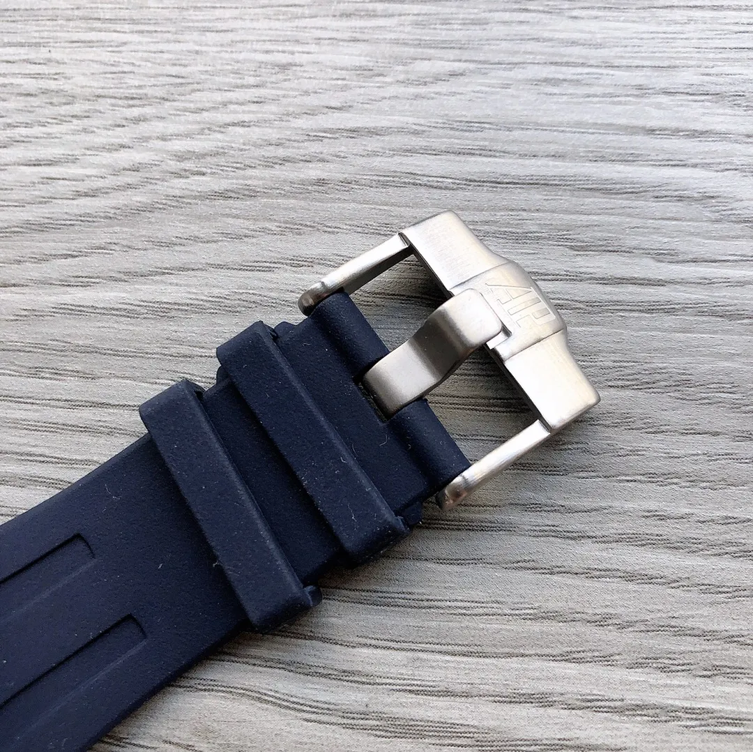 【Foreign Trade Import】💰1440! AP Audemars Piguet Royal Oak Offshore 🎮B28 Model: 26400SO.OO.A054.CA.01 Style: Men's multi-function quartz watch Movement model: Multi-function six-hand chronograph quartz movement Watch diameter: 43mm Material: 316 Xin stainless steel 🎮 Mirror material: Mineral wear-resistant glass Assembled with imported rubber original strap Equipped with original pin buckle 🎮Sanjie exquisitely recommends men's multi-function quartz watch SJ creates exquisite and ultra-realistic photo shoots for you