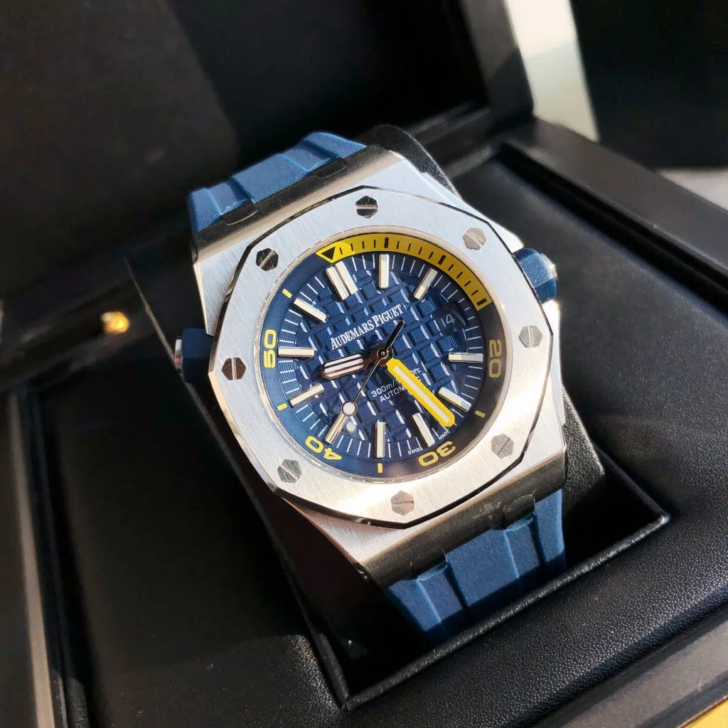 【High-end replica】💰1160! 【Customized all-in-one machine】💰1720! The 2023 heavy new product [color] Audemars Piguet Royal Oak Offshore men's sports watch has the same quality standards as always, with a sapphire mirror, a new Citizen movement, and is deeply waterproof. [Movement] The product still adheres to the high cost performance, using the 💯 brand new original Japanese imported Citizen 9015 all-in-one automatic mechanical movement [Case] ​​The case is made of 316 fine steel Lassa white flawless lines with clear and smooth lines, the octagonal ring mouth is equipped with eight screws and the bezel is bright and eye-catching, size 42mm/12mm [Literal] It adopts a large plaid text, which is bright and contrasting in the sun. [Watch Chain] The big manufacturer simultaneously imported the rubber watch strap with the original large pin buckle!