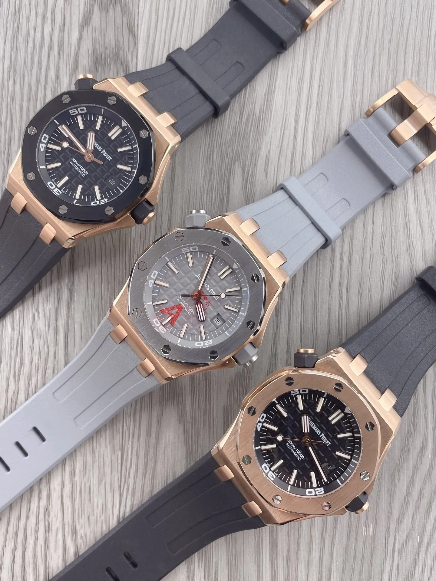 [High-end replica] 💰1160 Audemars Piguet-AP Royal Oak Offshore Series After multiple processes of polishing and frosting, A.P's unique octagonal bezel finally expresses sharp angular lines. Stable performance. Imported mechanical movement. Dial size 42mm, thickness 13.5mm. Case 316 stainless steel case with built-in adjustable rotating inner bezel. Super luminous light to keep track of time even in dark environments. Uses comfortable and soft natural rubber strap. It makes the watch sporty. Audemars Piguet’s entry-level watch is highly recommended.