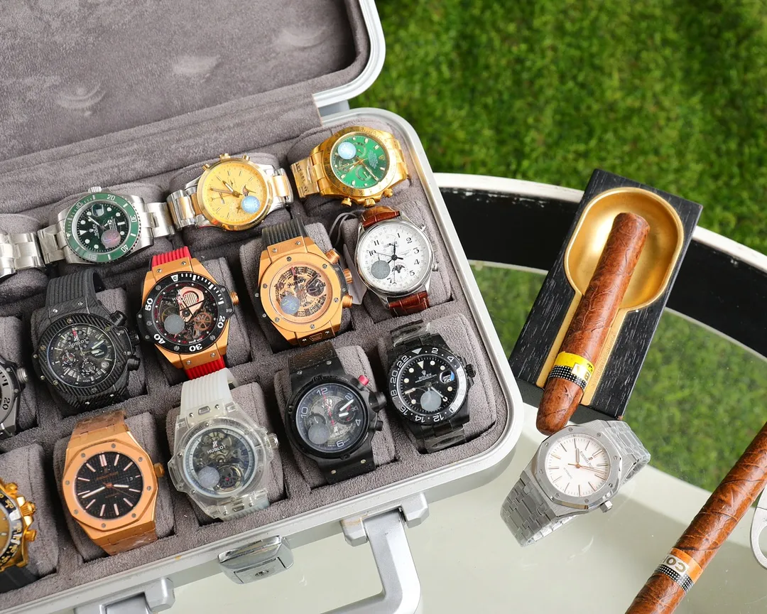【Customized all-in-one machine】💰1720! 2022 Audemars Piguet - Audemars Piguet Royal Oak 50th Anniversary Special Launch The new dial design frosted process is integrated with the case and strap − 1⃣️The non-apron movement cover inside the case perfectly interprets the reputation of the King of Steel. The 8 screws on the ring are also very finely processed and have sharp edges. 2⃣️The glass is made of sapphire mirror with super anti-reflection 3⃣️The movement is Citizen 8215 (zero fault) 4⃣️The steel belt is impeccable in terms of curvature and brushing. 5⃣️The buckle is processed with one click and each buckle has undergone strict QC to ensure smoothness and no lag.