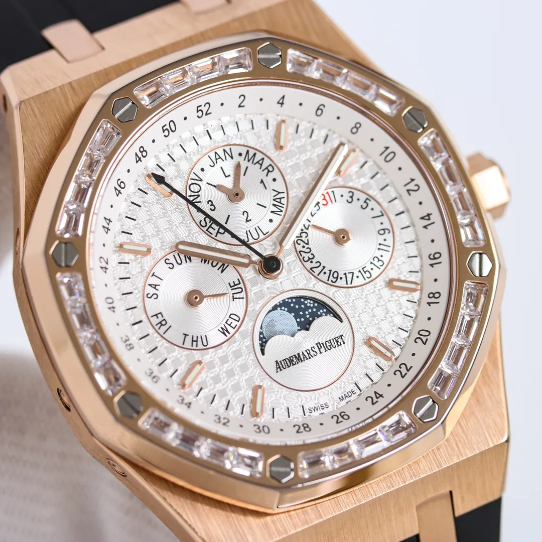 Unique charm: AP Audemars Piguet Royal Oak 26574ST series men's watch! A perfect and personalized experience! 1⃣️Diameter 41MM! 2⃣️ Equipped with a customized version of Cal.5134 movement, which perfectly restores functions! 3⃣️All functions such as calendar, day of the week, month, moon phase, etc. are all real functions and can be used normally. (Steel belt, tape, and belt models are optional) 3⃣️The watch case is made of 316L fine steel, and the entire case is CNC-processed with high precision, and the density is consistent with the original!           4⃣️The entire text is perfectly presented according to the original color! 5⃣️A three-piece set of shell cover, shell and bottom cover. The overall angle perfectly reflects the drawing process and the fusion of quality and beauty!