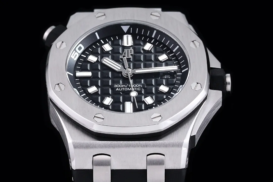 【Top replica】💰3300! Audemars Piguet 15710ST.OO.A002CA.01 Royal Oak Offshore Men's Mechanical Watch Size 42MM14MM Equipped with replica original Cal.3120 fully automatic mechanical movement (top-level Swiss 7750 movement) anti-glare treated sapphire crystal glass Imported 316 stainless steel case with imported rubber strap (first-layer calfskin) original pin buckle People-friendly version, super high quality, super A workmanship, not ordinary goods in the market, good value for money, a must-have artifact for tough guys. After multiple processes of polishing and frosting, the unique octagonal bezel finally expresses sharp and angular lines. Audemars Piguet's entry-level watch is highly recommended! ! ! It took a long time to present the most exquisite watches to all watch lovers, and a pair of original straps will be given as a random gift 🔥Top products, high quality products constantly🔥