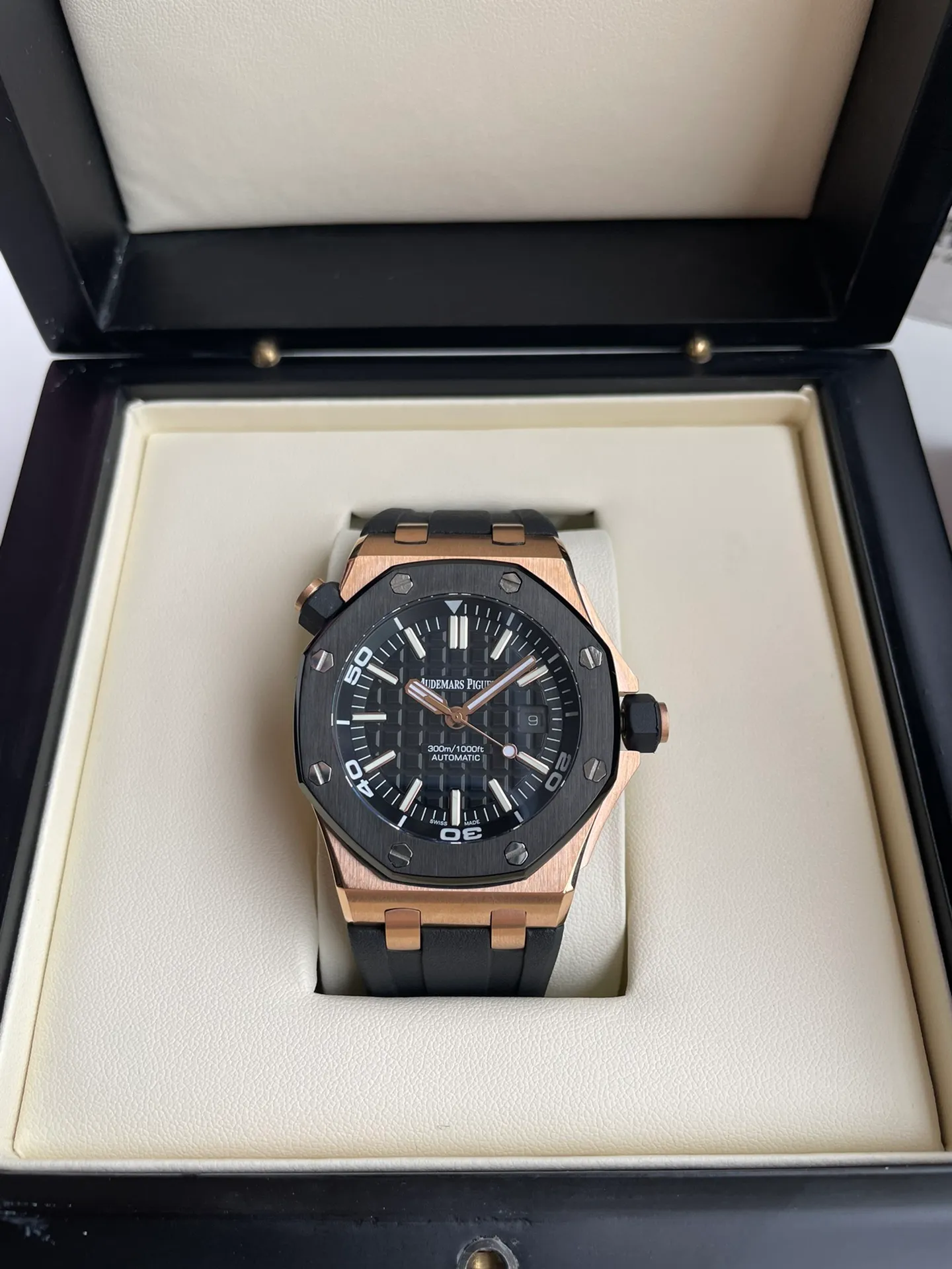 【High-end replica】💰1160 【Top-level replica】💰3440! Audemars Piguet 15710ST.OO.A002CA.01 Royal Oak Offshore Men's Mechanical Watch, size 42MM14MM, with replica original Cal.3️⃣1️⃣2️⃣0️⃣ fully automatic mechanical movement, anti-glare treated sapphire💎 crystal glass, imported 316 stainless steel case Paired with imported rubber strap, original pin buckle, people-friendly version, super high quality, super A workmanship, not ordinary goods in the market, good value for money, a must-have artifact for tough guys. After multiple processes of polishing and frosting, the unique octagonal bezel finally expresses sharp and angular lines. Audemars Piguet's entry-level watch is highly recommended! ! ! It takes a long time to present the most exquisite watches to all watch lovers!