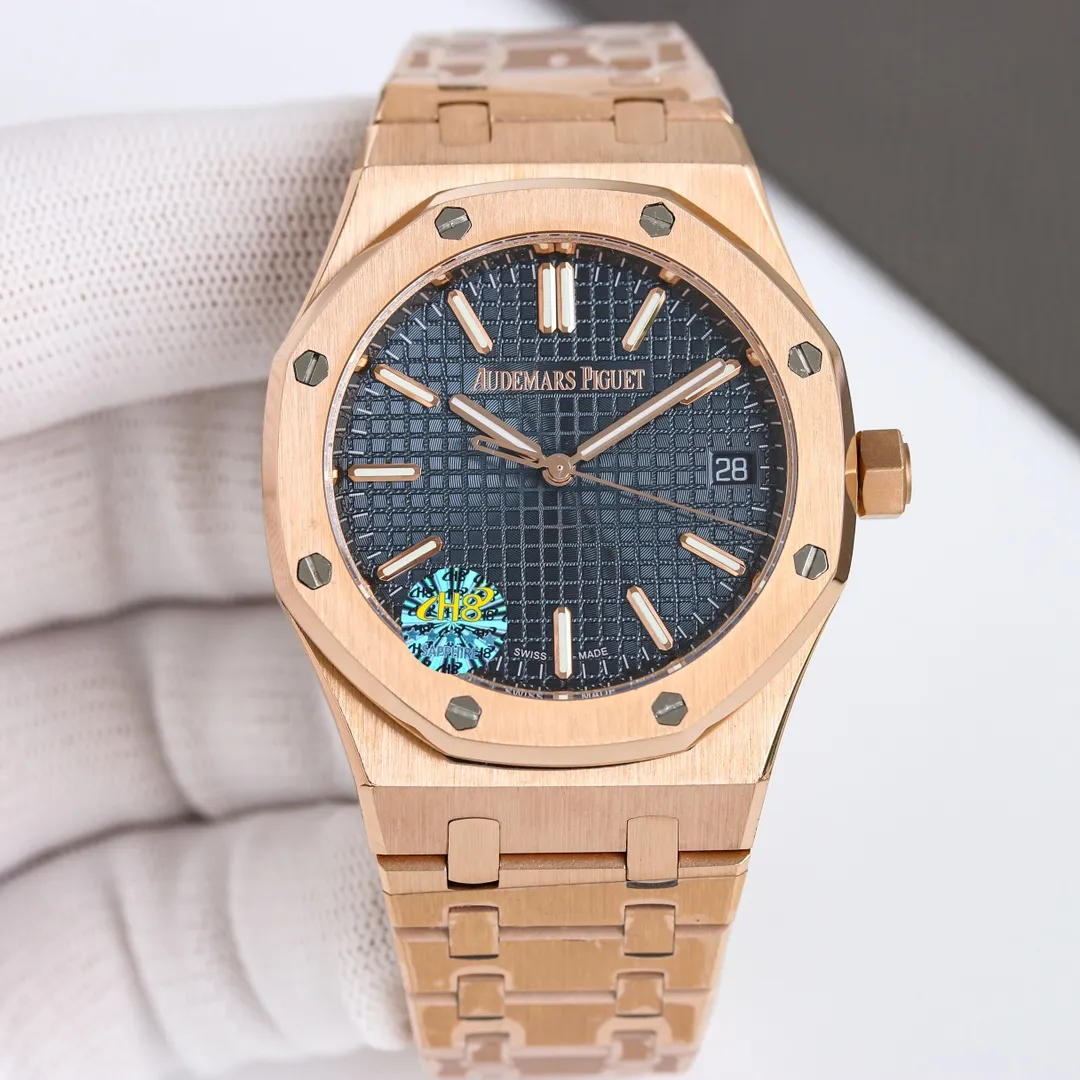【High-end replica】💰1240! 【Customized all-in-one machine】💰1720! 【Top Replica】💰Private chat! Audemars Piguet Royal Oak 15500 - the pinnacle of steel watches currently on the market - demonstrates strength and is the defending "steel" king! [6 subtleties] 1. The genuine product is disassembled and the size is 41X10.4 mm, which is consistent with the original product! 2. Perfectly restore every detail of the authentic watch case, showing the masculine temperament of the authentic "angular, perseverant and courageous" watch. 3. The workmanship of the steel strap is impeccable, and is better than any steel strap watch on the market. The tightness of the "buffer belt" connecting the steel strap head and the watch title is exactly the same as the original. 4. The automatic rotor pays tribute to the original. It is the only version on the market that has the same color as the original (general versions on the market are reddish) and the ap family emblem is uniquely carved on it. 5. Break the concept of plywood and use Audemars Piguet CAL.4302 all-in-one machine! More stable, better and more real. 6. The "biscuit texture" of the dial is three-dimensional and full, full of energy! It is by no means an ordinary small factory that is in despair. Experience the wonderful experience and feel the difference! This picture was taken as a top-notch replica!