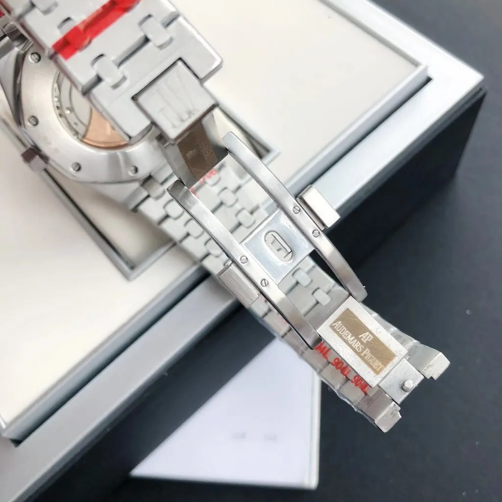 【High-end replica】💰1240! 【Customized all-in-one machine】💰1720! 2022 official synchronized new popular Audemars Piguet Royal Oak series 15500 classic men's watch [wit] [Movement] GD products still adhere to the principle of high cost performance, low price and affordable price, using 💯 brand new original Japanese imported Citizen 9015 automatic mechanical movement with zero repair, and correcting the original movement top [Case] The case is made of 316 stainless steel with flawless white lines and clear and smooth lines. The octagonal ring mouth is equipped with eight screws and the bezel is eye-catching. The size is 41mm/12mm. [Literature] The large plaid text is filled with fluorescent powder, which is bright and contrasting under the sun. The scale is filled with exclusive luminous light, which absorbs light quickly and has high durability. [Bracelet] 316 stainless steel bracelet synchronizes the brushed texture of the case with a three-fold push-button buckle. ⚠️Please look for the exclusive quality of GD products
