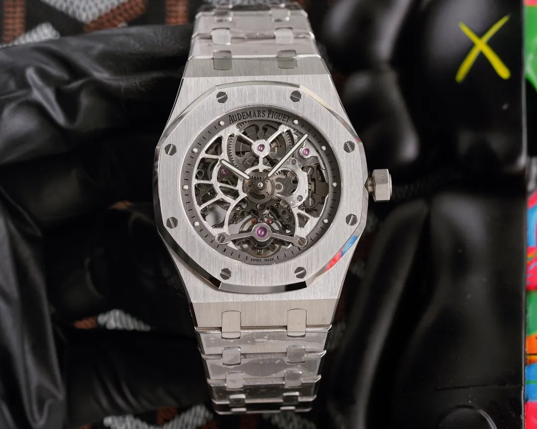 New AUDEMARS PIGUET [Audemars Piguet Royal Oak] model 26518ST.OO.1220ST.01 "Original diameter 41mm, thickness 9.5mm" 👏 "Specially made transparent manual winding imitation tourbillon movement/80 hours power reserve/fast swing 28800 amplitude, the quality reaches zero repair" [Victory] "The case/steel band/buckle are of the highest quality on the market" [Strong] Anti-glare sapphire glass is used on both sides"! The perfect reproduction perfectly demonstrates the effect of the original tourbillon! [fist]