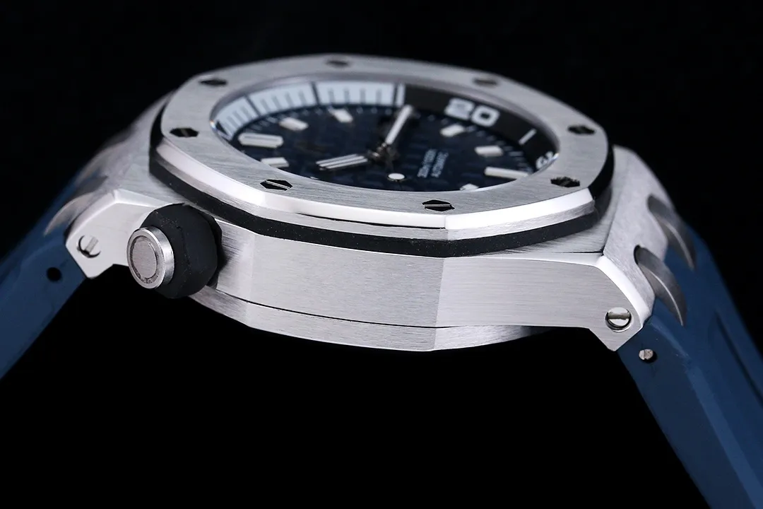 【Top replica】💰3300! Audemars Piguet 15710ST.OO.A002CA.01 Royal Oak Offshore Men's Mechanical Watch Size 42MM14MM Equipped with replica original Cal.3120 fully automatic mechanical movement (top-level Swiss 7750 movement) anti-glare treated sapphire crystal glass Imported 316 stainless steel case with imported rubber strap (first-layer calfskin) original pin buckle People-friendly version, super high quality, super A workmanship, not ordinary goods in the market, good value for money, a must-have artifact for tough guys. After multiple processes of polishing and frosting, the unique octagonal bezel finally expresses sharp and angular lines. Audemars Piguet's entry-level watch is highly recommended! ! ! It took a long time to present the most exquisite watches to all watch lovers, and a pair of original straps will be given as a random gift 🔥Top products, high quality products constantly🔥