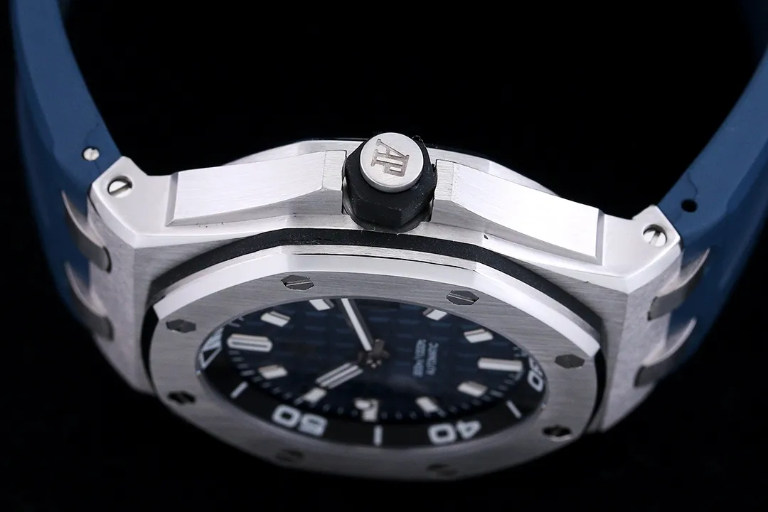 【Top replica】💰3300! Audemars Piguet 15710ST.OO.A002CA.01 Royal Oak Offshore Men's Mechanical Watch Size 42MM14MM Equipped with replica original Cal.3120 fully automatic mechanical movement (top-level Swiss 7750 movement) anti-glare treated sapphire crystal glass Imported 316 stainless steel case with imported rubber strap (first-layer calfskin) original pin buckle People-friendly version, super high quality, super A workmanship, not ordinary goods in the market, good value for money, a must-have artifact for tough guys. After multiple processes of polishing and frosting, the unique octagonal bezel finally expresses sharp and angular lines. Audemars Piguet's entry-level watch is highly recommended! ! ! It took a long time to present the most exquisite watches to all watch lovers, and a pair of original straps will be given as a random gift 🔥Top products, high quality products constantly🔥