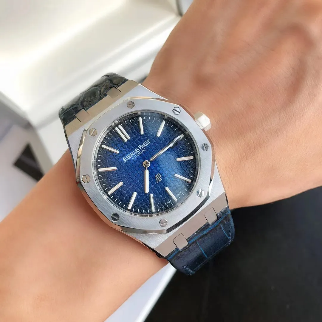 【High-end replica】💰1240! 【Customized all-in-one machine】💰1720! 2023 official simultaneous new popular Audemars Piguet Royal Oak series 15202 men's watch, the green dial will surprise you [Wit] [Movement] GD products still adhere to the principle of high cost performance, low price and affordable price, using 💯 brand new original Japanese imported Citizen 8215 automatic mechanical movement with zero repair, and correct the original movement rotor [Case] The case is made of 316 stainless steel with flawless white lines and clear and smooth lines. The octagonal ring mouth is equipped with eight screws and the bezel is eye-catching. The size is 41mm/12mm. [Literature] The large plaid text is filled with fluorescent powder, which is bright and contrasting under the sun. The scale is filled with exclusive luminous light, which absorbs light quickly and has high durability. [Bracelet] 316 stainless steel bracelet synchronizes the brushed texture of the case with a three-fold push-button buckle.