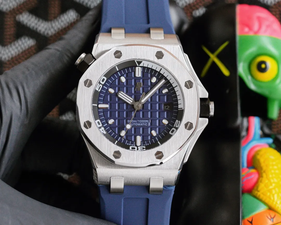 【High-end replica】💰1160! Customized all-in-one machine 💰1720! Audemars Piguet Royal Oak Series Audemars Piguet 15710ST.OO.A002CA.01 Royal Oak Offshore Men's Mechanical Watch Size 42MM14MM Equipped with a replica original Cal. fully automatic mechanical movement Sapphire mirror glass Imported 316 stainless steel case with imported rubber strap Original pin buckle Ultra-high quality, value for money A must-have artifact for tough guys After multiple processes of polishing and frosting, Audemars Piguet’s unique octagonal bezel finally expresses sharp angular lines!