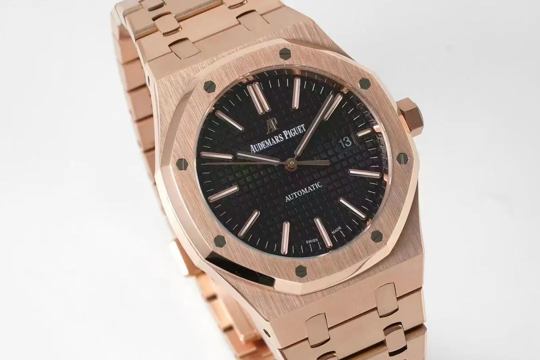 [Original order quality]💰1240! 【Top Replica】💰3700! Audemars Piguet AP Royal Oak Series 15400 is equipped with a customized ultra-thin 9015 modified Cal.3120 fully automatic movement, plaid dial, double-sided sapphire glass, upgraded to the same buckle as the original, diameter 41 mm x 10 mm, the strongest AP replica version on the market! A work of ingenuity worthy of your appreciation!