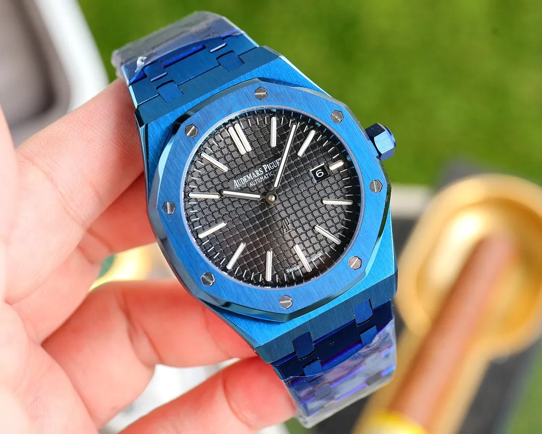 【High-end replica】💰1300! AP Audemars Piguet🔥Latest design🔥New blue shell product🔥 [Type]: Fine men's watch [Strap]: 316L stainless steel strap [Movement]: Fully automatic mechanical movement [Mirror]: Sapphire mirror (higher definition) Elegant taste Vast and majestic Ingenuity A treasure for the wrist Size: 42mm in diameter and 12mm thick Hot sale on the market! Welcome to reprint!