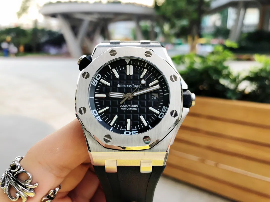 【High-end replica】💰1160! Audemars Piguet. 15710ST.OO.A002CA.01 Royal Oak Offshore Men's Mechanical Watch, size 42MM14MM, equipped with replica original Cal.3⃣1⃣2⃣0⃣ fully automatic mechanical movement, anti-glare treated sapphire💎 crystal glass, imported 316 stainless steel Ao case, with imported rubber strap (first layer calfskin) original pin buckle People-friendly version, super high quality, super workmanship, not ordinary goods in the market, good value for money, a must-have artifact for tough guys. After multiple processes of polishing and frosting, the unique octagonal bezel finally expresses sharp and angular lines. Audemars Piguet's entry-level watch is highly recommended! ! ! It took a long time to present the most sophisticated watch to all watch lovers, and a pair of original watch straps will be given as a random gift! ! !