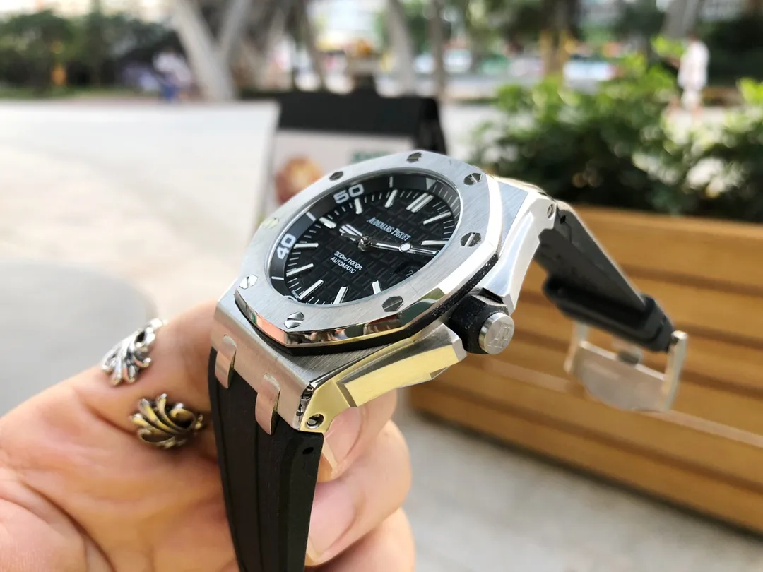 【High-end replica】💰1160! Audemars Piguet. 15710ST.OO.A002CA.01 Royal Oak Offshore Men's Mechanical Watch, size 42MM14MM, equipped with replica original Cal.3⃣1⃣2⃣0⃣ fully automatic mechanical movement, anti-glare treated sapphire💎 crystal glass, imported 316 stainless steel Ao case, with imported rubber strap (first layer calfskin) original pin buckle People-friendly version, super high quality, super workmanship, not ordinary goods in the market, good value for money, a must-have artifact for tough guys. After multiple processes of polishing and frosting, the unique octagonal bezel finally expresses sharp and angular lines. Audemars Piguet's entry-level watch is highly recommended! ! ! It took a long time to present the most sophisticated watch to all watch lovers, and a pair of original watch straps will be given as a random gift! ! !