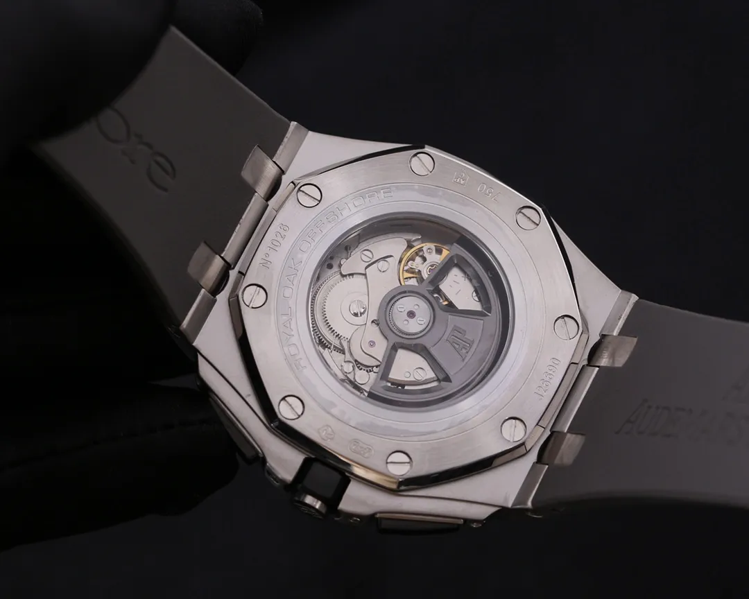 【Foreign Trade Import】💰1960! Audemars Piguet is consistent with the original, super high quality in the market) Audemars Piguet Royal Oak Offshore series, self-winding mechanical movement (upgraded from the original 3120 automatic hammer, closer to the original version), the new dial adopts smoked gradient effect, 316L stainless steel case, ultra-high hardness crystal glass mirror, 100 meters of super waterproof (can be used for diving and swimming) 44mm diameter, 14.4mm thickness is the same as the original version, the dial has Audemars Piguet's exclusive "Méga" Tapisserie" super large plaid decoration, with a strong three-dimensional effect, upgraded super luminous function, the entire case is CNC processed, perfectly restoring the original structure, the strap is made of rubber, the softness is consistent with the original, showing the man's domineering ⚠️Please look for the exclusive quality! Welcome to reprint!