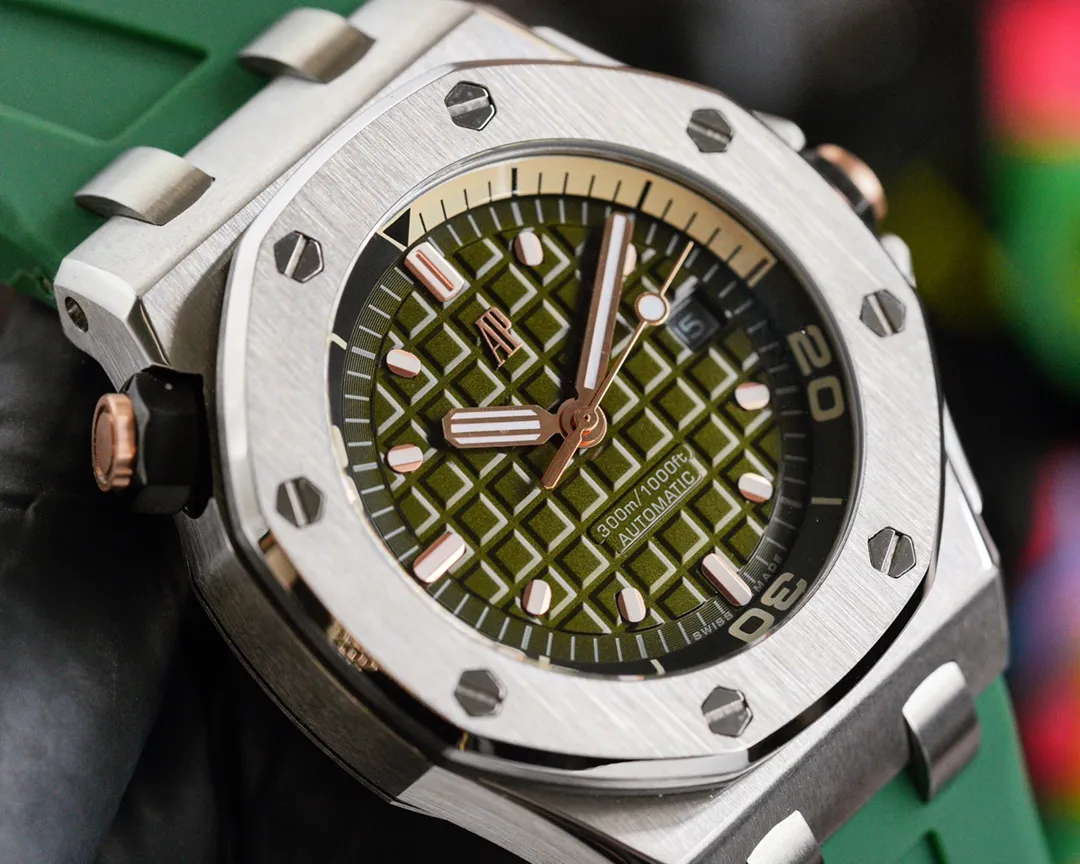 【High-end replica】💰1160! Customized all-in-one machine 💰1720! Audemars Piguet Royal Oak Series Audemars Piguet 15710ST.OO.A002CA.01 Royal Oak Offshore Men's Mechanical Watch Size 42MM14MM Equipped with a replica original Cal. fully automatic mechanical movement Sapphire mirror glass Imported 316 stainless steel case with imported rubber strap Original pin buckle Ultra-high quality, value for money A must-have artifact for tough guys After multiple processes of polishing and frosting, Audemars Piguet’s unique octagonal bezel finally expresses sharp angular lines!