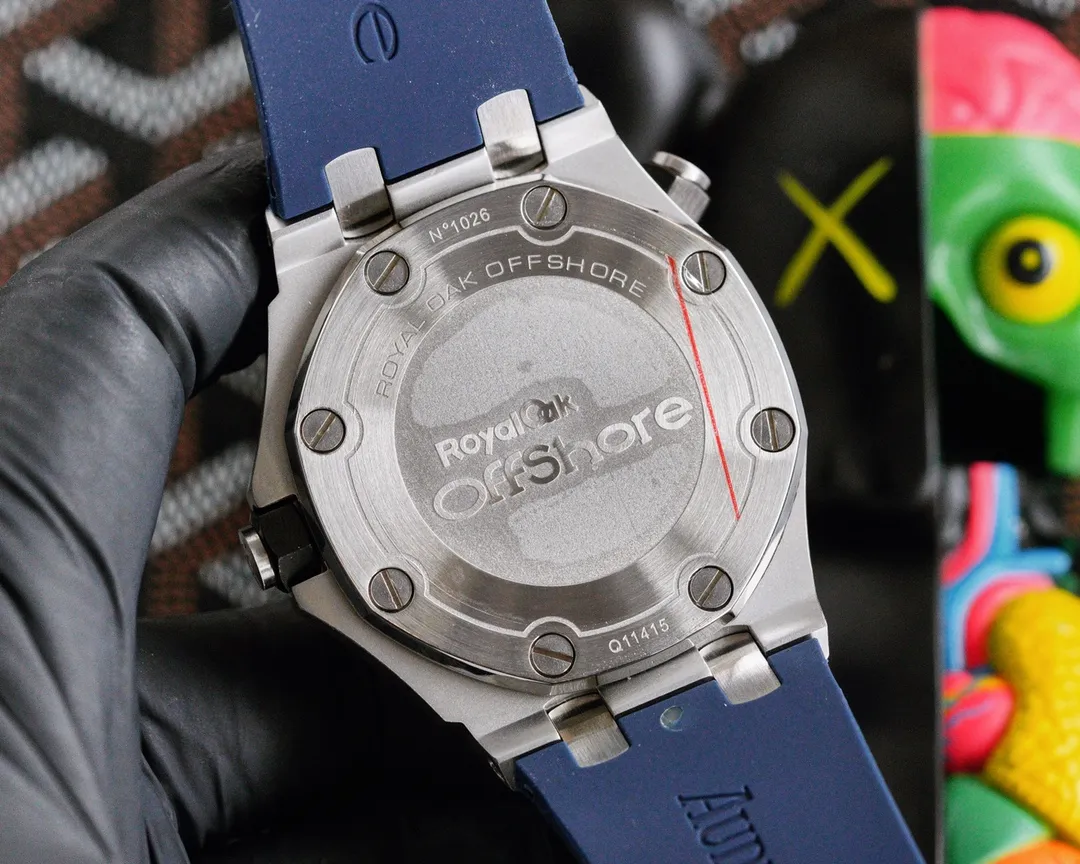 【High-end replica】💰1720! Audemars Piguet 15710ST.OO.A002CA.01 Royal Oak Offshore Men's Mechanical Watch, size 42MM14MM, with replica original Cal. fully automatic mechanical movement, crystal glass, imported 316 stainless steel case, with imported rubber strap, original pin buckle, ultra-high quality, value for money, a must-have artifact for tough guys After multiple processes of polishing and frosting, Audemars Piguet's unique octagonal bezel finally expresses sharp angular lines. Audemars Piguet's entry-level watch
