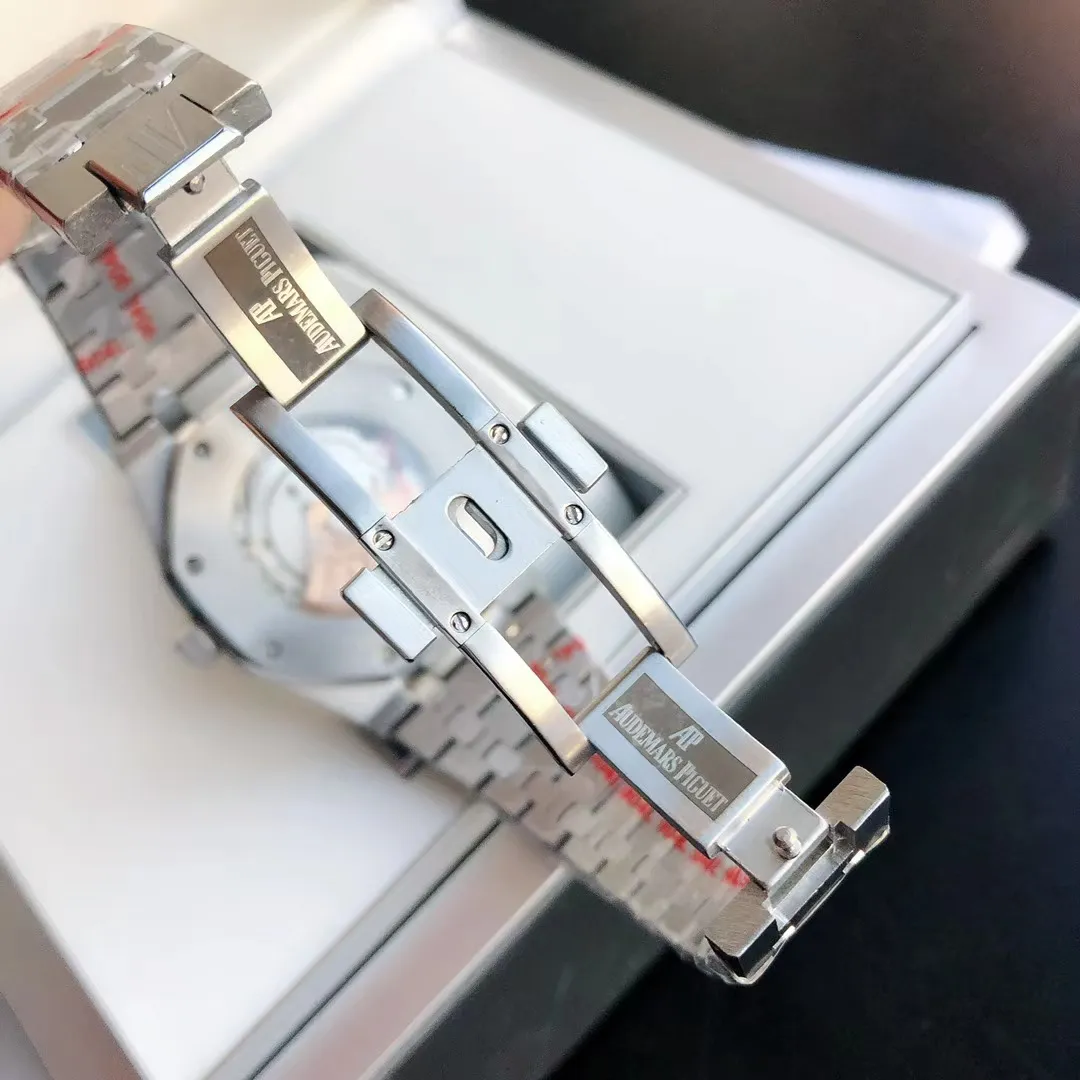 【High-end replica】💰1240! 【Customized all-in-one machine】💰1720! 2022 new popular Audemars Piguet Royal Oak series 15202 men's watch, the green dial will surprise you [Wit] [Movement] GD products still adhere to the principle of high cost performance, low price and affordable price, using 💯 brand new original Japanese imported Citizen 8215 automatic mechanical movement with zero repair, and correct the original movement top [Case] The case is made of 316 stainless steel with flawless white lines and clear and smooth lines. The octagonal ring mouth is equipped with eight screws and the bezel is eye-catching. The size is 41mm/12mm. [Literature] The large plaid text is filled with fluorescent powder, which is bright and contrasting under the sun. The scale is filled with exclusive luminous light, which absorbs light quickly and has high durability. [Bracelet] 316 stainless steel bracelet synchronizes the brushed texture of the case with a three-fold push-button buckle. ⚠️Please look for the exclusive quality of GD products