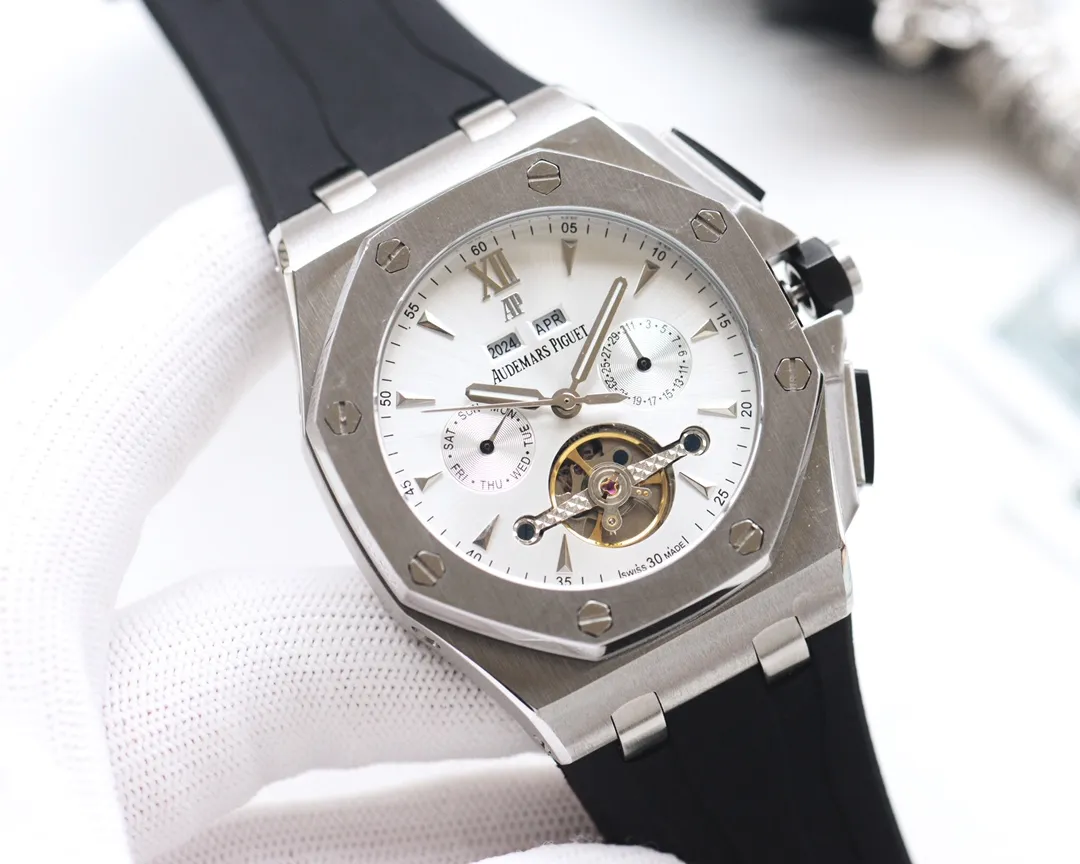 【Customized all-in-one machine】💰1920! Audemars Piguet-AP🏅🏅 Type: Men's watch 🎉🎉 Case: Top version 316 stainless steel L Strap: Natural rubber waterproof tape Movement: Fully automatic imported mechanical movement ⚙️ Mirror: Mineral scratch-resistant mirror glass Size: 45mm in diameter, 13mm thick 🍷Exquisite inheritance of real effects, quality guaranteed! ‼ ️The elegant style instantly enhances the charm of men and is a symbol of taste and noble life!