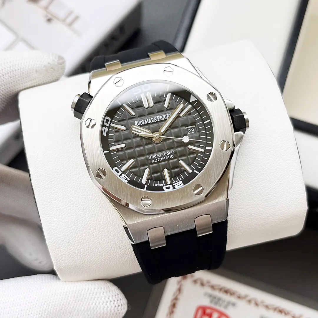 【High-end replica】💰1160! Customized all-in-one machine 💰1720! Audemars Piguet's "Royal Oak Offshore" 15703 series finally expresses A.P's unique octagonal bezel with sharp angular lines. It is equipped with the original consistent Cal. 3120 movement with stable performance. The dial size is 42mm. It is super waterproof to 100 meters and can swim. The 316 stainless steel case has a built-in adjustable rotating inner bezel and super luminous light. You can keep track of time even in a dark environment. The comfortable and soft natural rubber strap makes the watch full of sporty style! This Audemars Piguet must be a good choice for you!