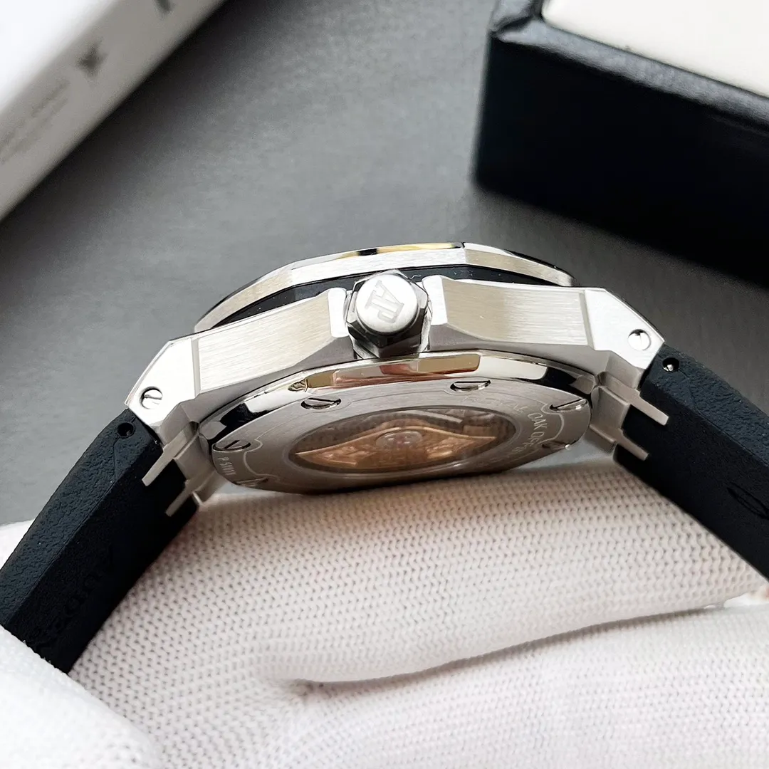 【High-end replica】💰1160! Customized all-in-one machine 💰1720! Audemars Piguet's "Royal Oak Offshore" 15703 series finally expresses A.P's unique octagonal bezel with sharp angular lines. It is equipped with the original consistent Cal. 3120 movement with stable performance. The dial size is 42mm. It is super waterproof to 100 meters and can swim. The 316 stainless steel case has a built-in adjustable rotating inner bezel and super luminous light. You can keep track of time even in a dark environment. The comfortable and soft natural rubber strap makes the watch full of sporty style! This Audemars Piguet must be a good choice for you!