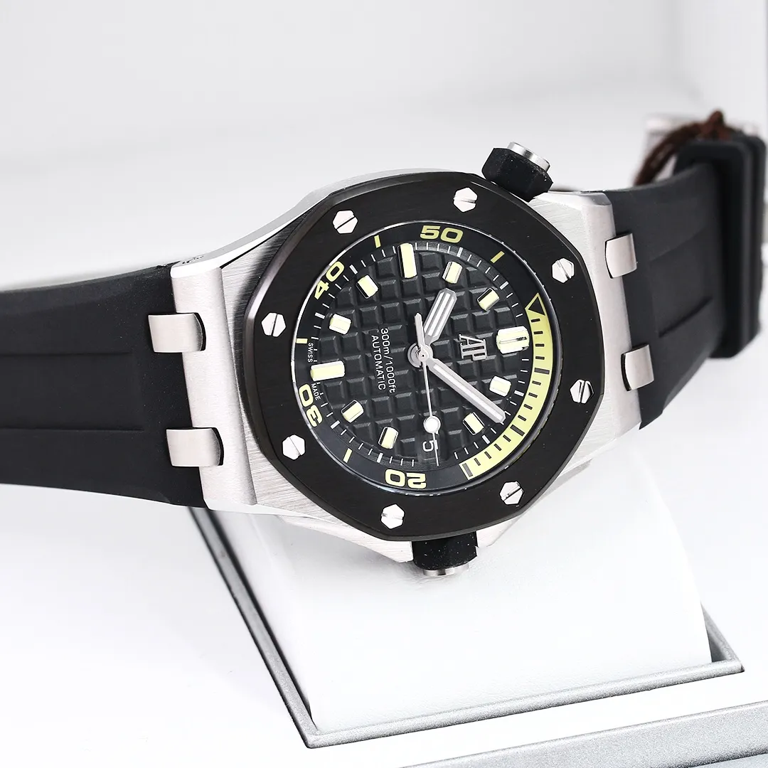Produced by GW to create a classic-Audemars Piguet 15720 King of Diving! 4302 integrated movement, creating the strongest replica both internally and externally. 1. The case is polished multiple times to match the edges and corners and the material feels consistent; 2. The strongest movement plywood is polished, using the V2 version of the gold automatic support color; 3. The most user-friendly removable headband buffer area to ensure that it matches the original design; 4. The most three-dimensional and neat "biscuit texture" on the disk is guaranteed to be exactly the same as the original: 5. The most durable luminous light and the most aligned internal scales. 6. The original and consistent assembly structure is used to achieve uniformity in every detail! 7. The closest to the original pointer, with sharp and neat cut surfaces without burrs; 8. The closest to the original calendar magnifying glass, the most transparent on the market; 9. The strongest sapphire mirror, transparent to the senses, and coated with anti-vertigo anti-reflection coating; The most important movement: CAL.4302 movement, stable function, 41 hours of power reserve consistent with the original, and the same appearance! The king of diving, the GW king is back!