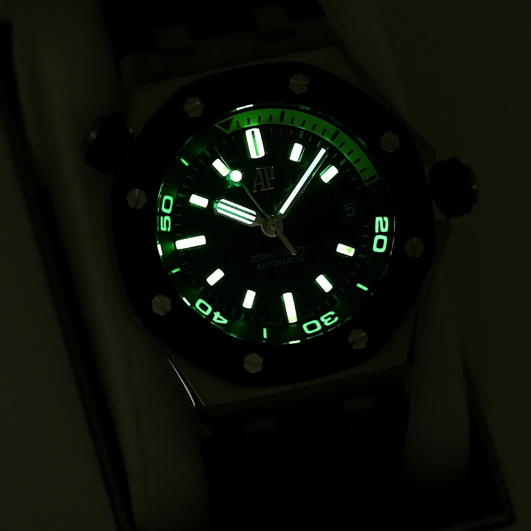 Produced by GW to create a classic-Audemars Piguet 15720 King of Diving! 4302 integrated movement, creating the strongest replica both internally and externally. 1. The case is polished multiple times to match the edges and corners and the material feels consistent; 2. The strongest movement plywood is polished, using the V2 version of the gold automatic support color; 3. The most user-friendly removable headband buffer area to ensure that it matches the original design; 4. The most three-dimensional and neat "biscuit texture" on the disk is guaranteed to be exactly the same as the original: 5. The most durable luminous light and the most aligned internal scales. 6. The original and consistent assembly structure is used to achieve uniformity in every detail! 7. The closest to the original pointer, with sharp and neat cut surfaces without burrs; 8. The closest to the original calendar magnifying glass, the most transparent on the market; 9. The strongest sapphire mirror, transparent to the senses, and coated with anti-vertigo anti-reflection coating; The most important movement: CAL.4302 movement, stable function, 41 hours of power reserve consistent with the original, and the same appearance! The king of diving, the GW king is back!