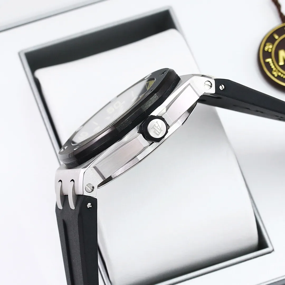 Produced by GW to create a classic-Audemars Piguet 15720 King of Diving! 4302 integrated movement, creating the strongest replica both internally and externally. 1. The case is polished multiple times to match the edges and corners and the material feels consistent; 2. The strongest movement plywood is polished, using the V2 version of the gold automatic support color; 3. The most user-friendly removable headband buffer area to ensure that it matches the original design; 4. The most three-dimensional and neat "biscuit texture" on the disk is guaranteed to be exactly the same as the original: 5. The most durable luminous light and the most aligned internal scales. 6. The original and consistent assembly structure is used to achieve uniformity in every detail! 7. The closest to the original pointer, with sharp and neat cut surfaces without burrs; 8. The closest to the original calendar magnifying glass, the most transparent on the market; 9. The strongest sapphire mirror, transparent to the senses, and coated with anti-vertigo anti-reflection coating; The most important movement: CAL.4302 movement, stable function, 41 hours of power reserve consistent with the original, and the same appearance! The king of diving, the GW king is back!