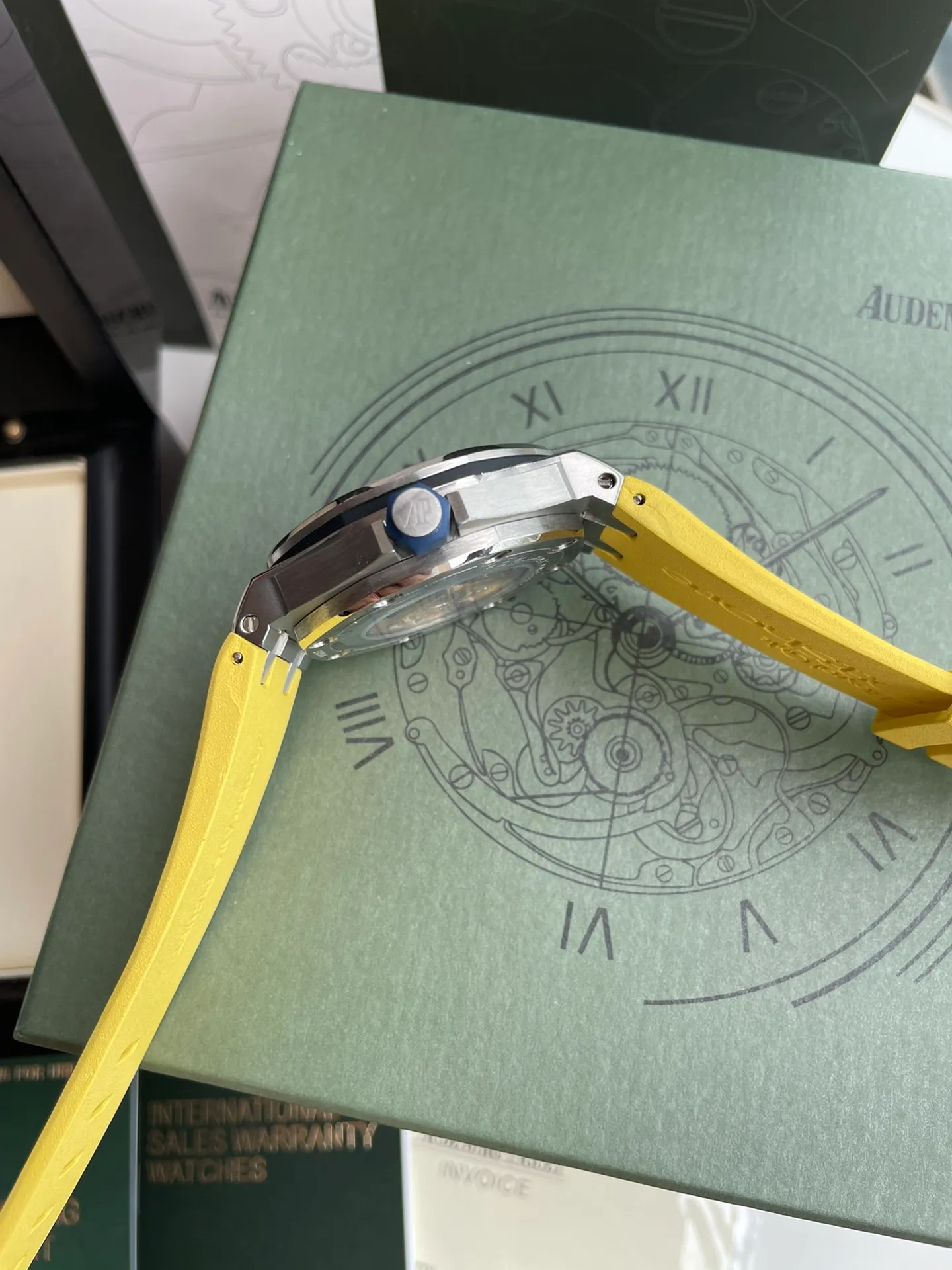 【High-end replica】💰1160 【Top-level replica】💰3440! Audemars Piguet 15710ST.OO.A002CA.01 Royal Oak Offshore Men's Mechanical Watch, size 42MM14MM, with replica original Cal.3️⃣1️⃣2️⃣0️⃣ fully automatic mechanical movement, anti-glare treated sapphire💎 crystal glass, imported 316 stainless steel case Paired with imported rubber strap, original pin buckle, people-friendly version, super high quality, super A workmanship, not ordinary goods in the market, good value for money, a must-have artifact for tough guys. After multiple processes of polishing and frosting, the unique octagonal bezel finally expresses sharp and angular lines. Audemars Piguet's entry-level watch is highly recommended! ! ! It takes a long time to present the most exquisite watches to all watch lovers!