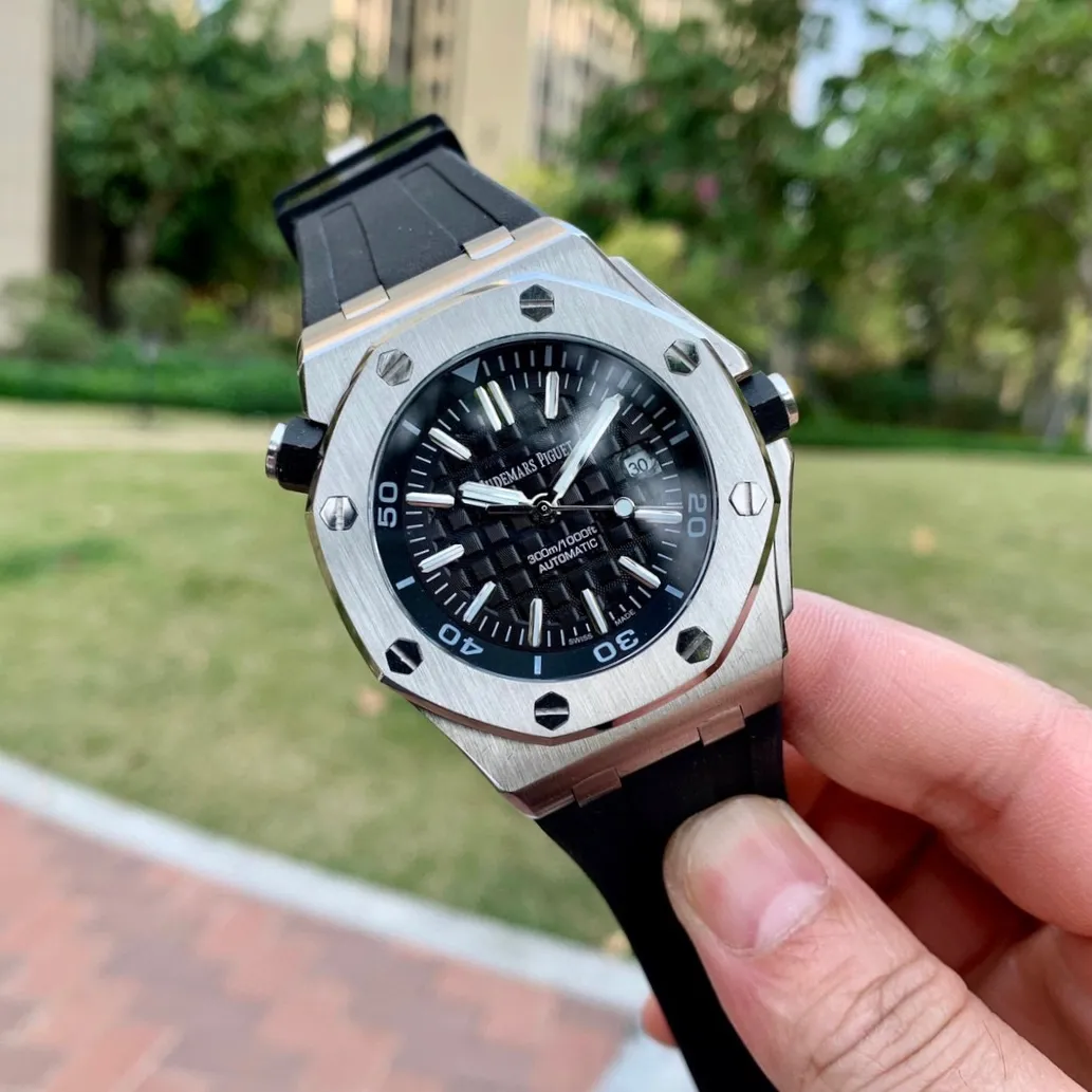 【High-end replica】💰1160! Audemars Piguet-AP AP31406⌚️Model 15703, from the hands of the greatest contemporary watch master (one of them) Zunda, the design is rough and flamboyant. The special octagonal porthole bezel is tightly integrated with the case with 8 hexagonal screws. It is highly recognizable and extremely stable. The black watch handle at 10 o'clock can adjust the digital circle on the face. It has a built-in fully automatic imported Citizen 8215 mechanical movement. 316L42MM watch case 🔥 Top quality products are constantly produced 🔥