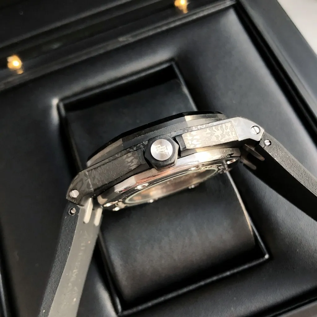 【High-end replica】💰1300! 【Customized all-in-one machine】💰1920! The 2023 heavy new product [color] Audemars Piguet Royal Oak Offshore men's sports watch has the same quality standards as always, with a sapphire mirror, a new Citizen movement, and is deeply waterproof. [Movement] The product still adheres to the high cost performance, using the 💯 brand new original Japanese imported Citizen 9015 all-in-one automatic mechanical movement [Case] ​​The case is made of 316 fine steel Lassa white flawless lines with clear and smooth lines, the octagonal ring mouth is equipped with eight screws and the bezel is bright and eye-catching, size 42mm/12mm [Literal] It adopts a large plaid text, which is bright and contrasting in the sun. [Watch Chain] The big manufacturer simultaneously imported the rubber watch strap with the original large pin buckle!