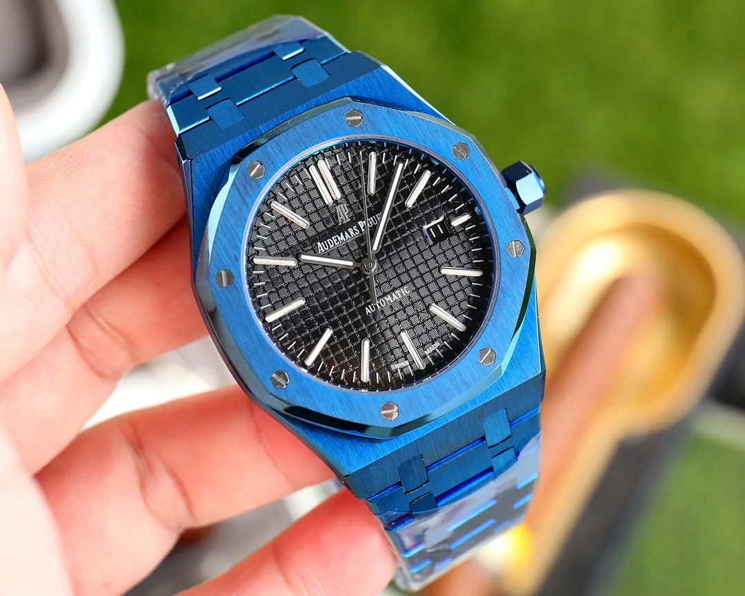 【High-end replica】💰1300! AP Audemars Piguet🔥Latest design🔥New blue shell product🔥 [Type]: Fine men's watch [Strap]: 316L stainless steel strap [Movement]: Fully automatic mechanical movement [Mirror]: Sapphire mirror (higher definition) Elegant taste Vast and majestic Ingenuity A treasure for the wrist Size: 42mm in diameter and 12mm thick Hot sale on the market! Welcome to reprint!