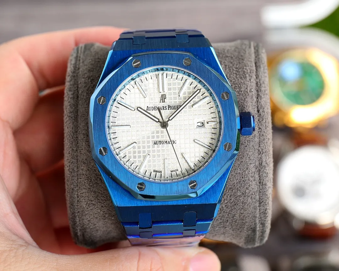 【High-end replica】💰1300! AP Audemars Piguet🔥Latest design🔥New blue shell product🔥 [Type]: Fine men's watch [Strap]: 316L stainless steel strap [Movement]: Fully automatic mechanical movement [Mirror]: Sapphire mirror (higher definition) Elegant taste Vast and majestic Ingenuity A treasure for the wrist Size: 42mm in diameter and 12mm thick Hot sale on the market! Welcome to reprint!