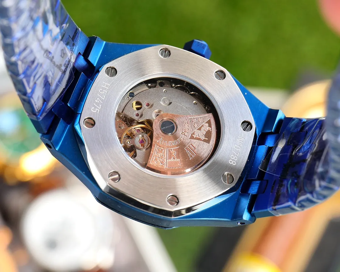 【High-end replica】💰1300! AP Audemars Piguet🔥Latest design🔥New blue shell product🔥 [Type]: Fine men's watch [Strap]: 316L stainless steel strap [Movement]: Fully automatic mechanical movement [Mirror]: Sapphire mirror (higher definition) Elegant taste Vast and majestic Ingenuity A treasure for the wrist Size: 42mm in diameter and 12mm thick Hot sale on the market! Welcome to reprint!
