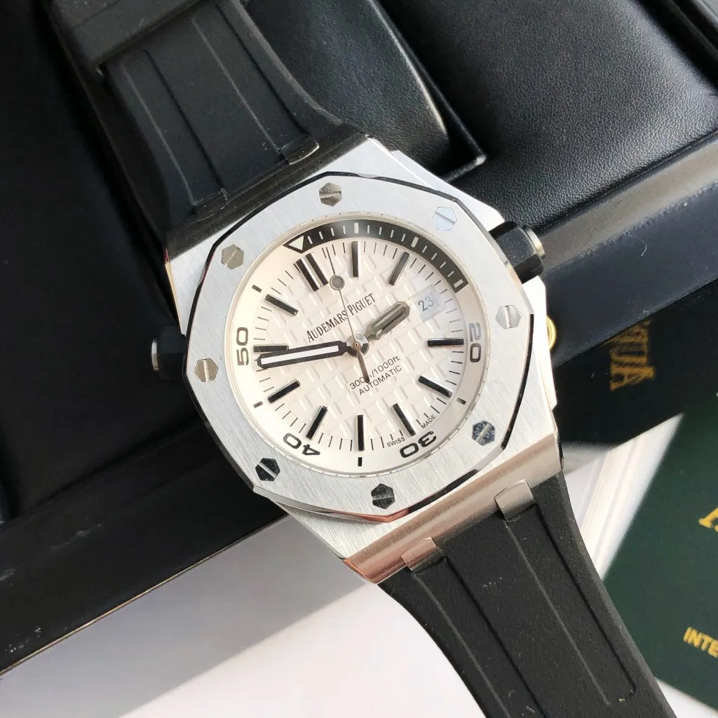 【High-end replica】💰1160! 【Customized all-in-one machine】💰1720! The 2023 heavy new product [color] Audemars Piguet Royal Oak Offshore men's sports watch has the same quality standards as always, with a sapphire mirror, a new Citizen movement, and is deeply waterproof. [Movement] The product still adheres to the high cost performance, using the 💯 brand new original Japanese imported Citizen 9015 all-in-one automatic mechanical movement [Case] ​​The case is made of 316 fine steel Lassa white flawless lines with clear and smooth lines, the octagonal ring mouth is equipped with eight screws and the bezel is bright and eye-catching, size 42mm/12mm [Literal] It adopts a large plaid text, which is bright and contrasting in the sun. [Watch Chain] The big manufacturer simultaneously imported the rubber watch strap with the original large pin buckle!