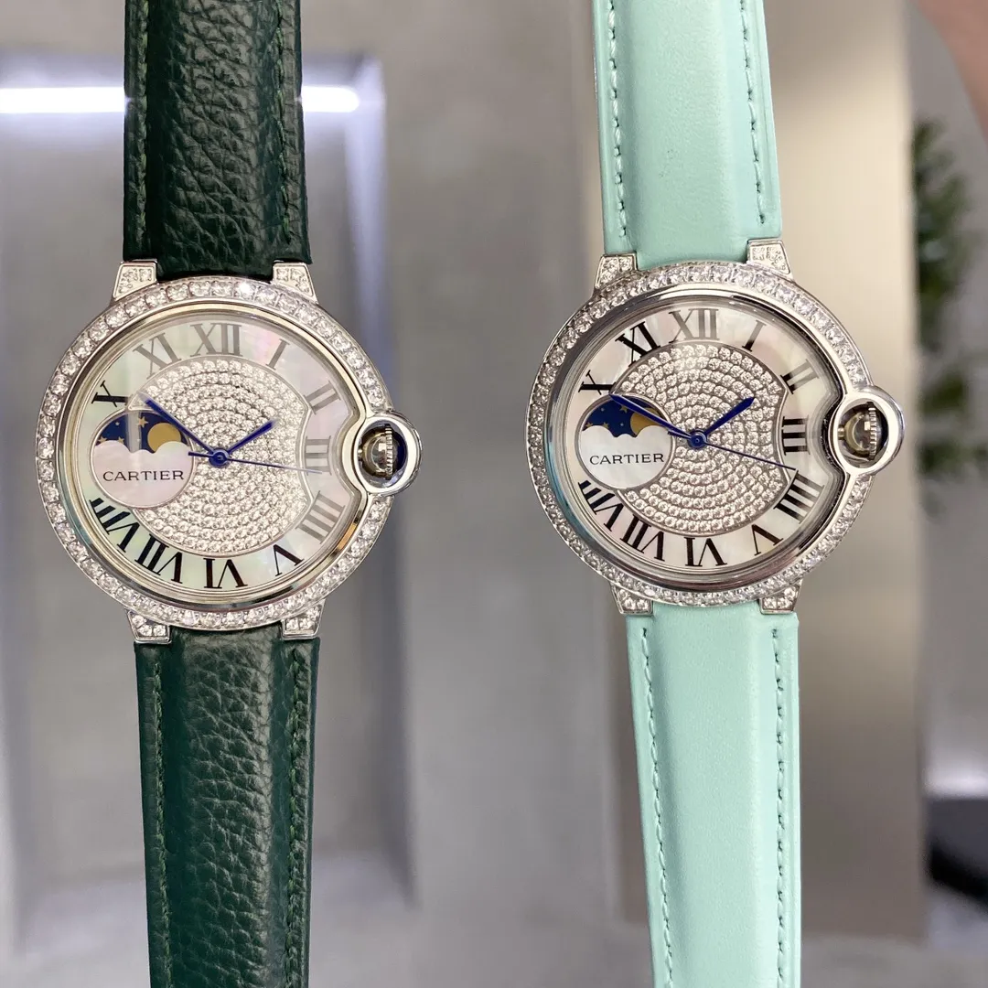 【High-end replica】💰1240! Cartier women's watch High-end limited edition, luxurious and noble temperament, it has to be [love], Cartier women's blue balloon luxury series, quartz watches are shipped in the same color [color], the sun, moon and stars are displayed in a large frame, the starry sky is running, time flows, special process cutting diamonds 💎 inlaid ring, personality, perfect, equipped with original imported quartz movement, accurate travel time, Cartier original snap buckle, diameter 36mm, thickness 8mm "Please look for the exclusive background to shoot the details"