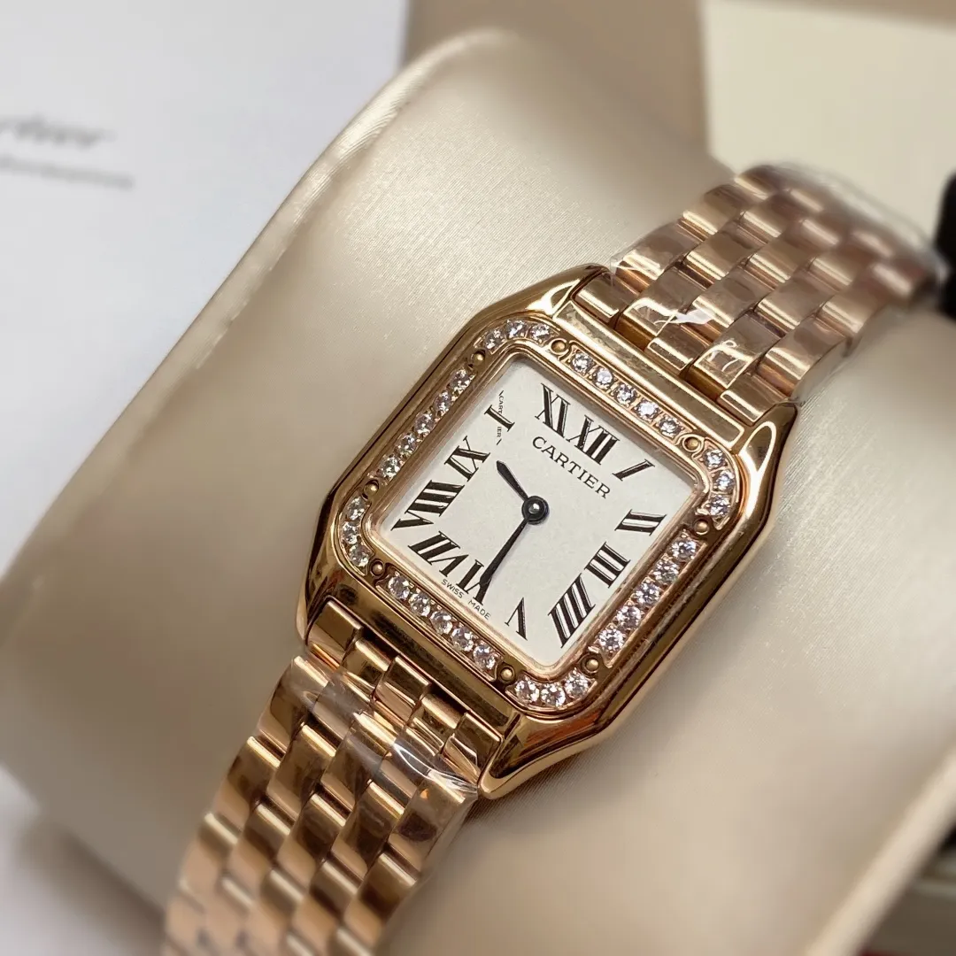 2021 Summer New Style 𝐯𝐜𝐚 𝐅𝐚𝐜𝐭𝐨𝐫𝐲 Produced by Cartier Cheetah without handle Brand: 𝐂𝐚𝐫𝐭𝐢𝐞𝐫·Cartier™️ Series: 𝐏𝐀𝐍𝐓𝐇𝐄𝐑𝐄 𝐃𝐄 (Japanese バージョン) Movement: Swiss quartz Size: 𝟐𝟐/𝟑𝟎𝐦𝐦 small, 𝟐𝟕/𝟑𝟓𝐦𝐦 medium Material: 𝟑𝟏𝟔 stainless steel Button: original pull button Function: hour hand