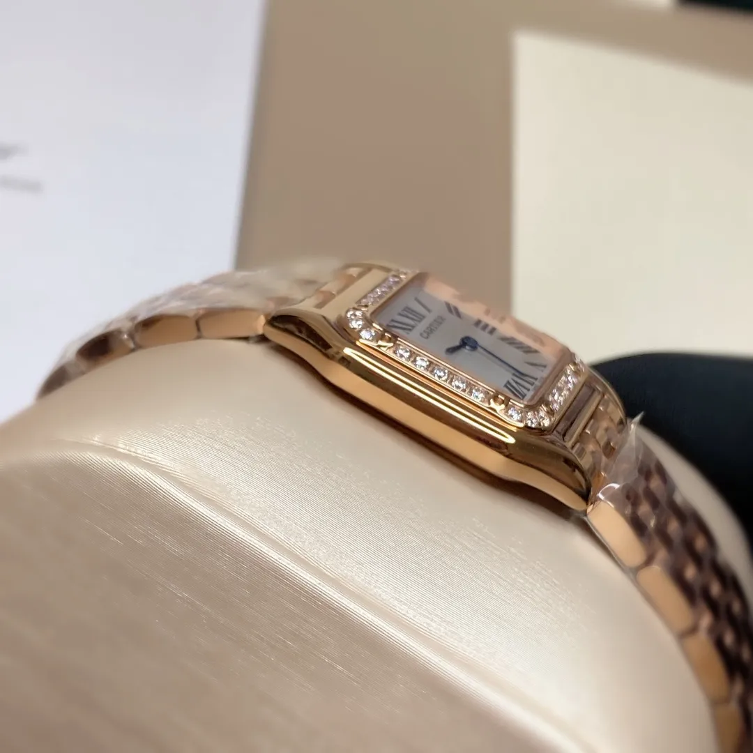 2021 Summer New Style 𝐯𝐜𝐚 𝐅𝐚𝐜𝐭𝐨𝐫𝐲 Produced by Cartier Cheetah without handle Brand: 𝐂𝐚𝐫𝐭𝐢𝐞𝐫·Cartier™️ Series: 𝐏𝐀𝐍𝐓𝐇𝐄𝐑𝐄 𝐃𝐄 (Japanese バージョン) Movement: Swiss quartz Size: 𝟐𝟐/𝟑𝟎𝐦𝐦 small, 𝟐𝟕/𝟑𝟓𝐦𝐦 medium Material: 𝟑𝟏𝟔 stainless steel Button: original pull button Function: hour hand