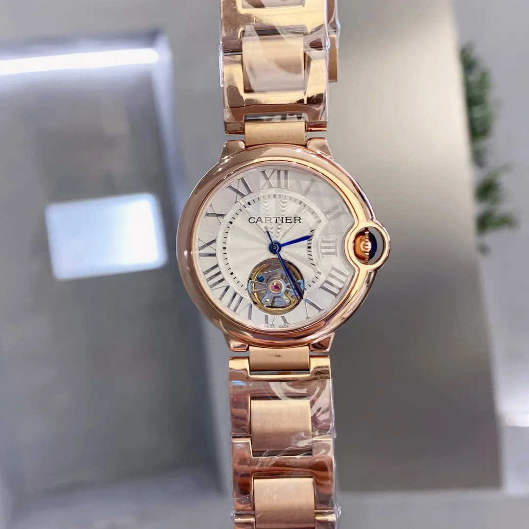 【Customized all-in-one machine】💰1720! Cartier - Cartier women's blue balloon flywheel series 🎈 fisheye sapphire mirror) tourbillon automatic mechanical women's watch is now on the market. The best-selling white Roman nail dial in the counter exudes fashion and beauty. The operation of the movement flywheel is clear at a glance, showing nobility and luxury. Water droplets: Fish-eye bubble double-bubble sapphire mirror) (Four-piece set made of 316 fine steel) (Steel blue sword-shaped hands) 316 steel belt original buckle type or Italian imported cowhide leather strap perfectly blends classic and innovation. The diameter is 36mm wide and 10mm thick. ⚠️Please look for the exclusive quality (the bottom cover code, warranty card and hangtag are three codes in one, individually packaged)