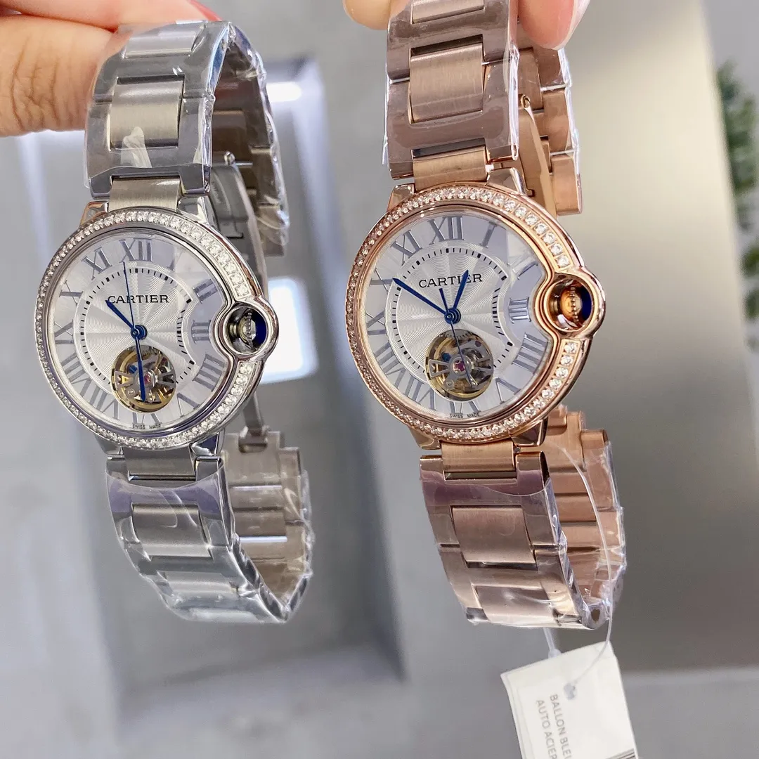 【Customized all-in-one machine】💰1720! Cartier - Cartier women's blue balloon flywheel series 🎈 fisheye sapphire mirror) tourbillon automatic mechanical women's watch is now on the market. The best-selling white Roman nail dial in the counter exudes fashion and beauty. The operation of the movement flywheel is clear at a glance, showing nobility and luxury. Water droplets: Fish-eye bubble double-bubble sapphire mirror) (Four-piece set made of 316 fine steel) (Steel blue sword-shaped hands) 316 steel belt original buckle type or Italian imported cowhide leather strap perfectly blends classic and innovation. The diameter is 36mm wide and 10mm thick. ⚠️Please look for the exclusive quality (the bottom cover code, warranty card and hangtag are three codes in one, individually packaged)