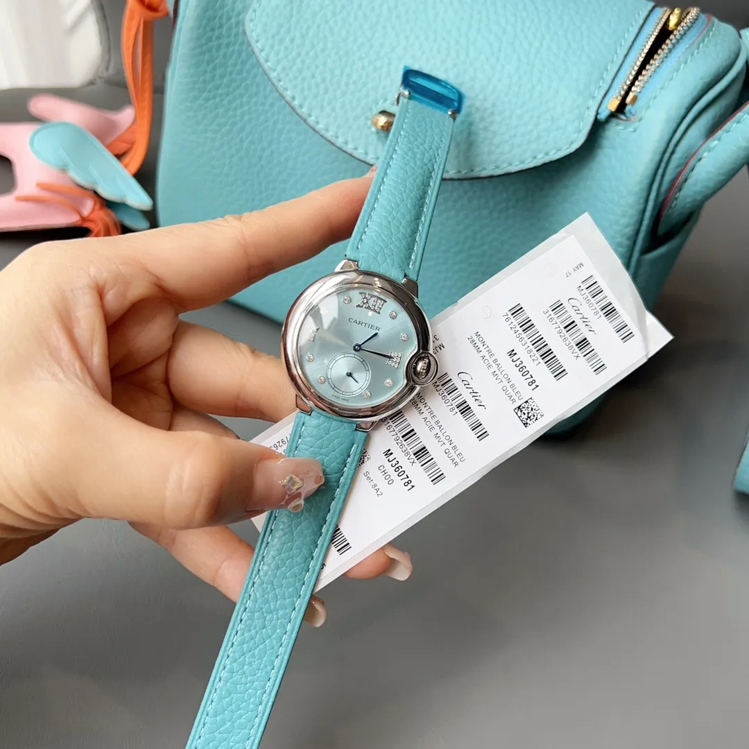 【High-end replica】💰960! Real photos of Cartier women’s watches 🆕 Romantic and mysterious colors ☑️ a symbol of good taste! Rare color 💜 The saturation of the pebbled leather is just right. The delicate sheepskin is super soft and comfortable to wear. The key is that it is super fresh. The Cartier blue balloon gold diamond surface 🌃 is full of luxury and nobility. The real thing is super beautiful 💋Swiss quartz size 36mm. Look for the exclusive color. Highly recommended to buy!