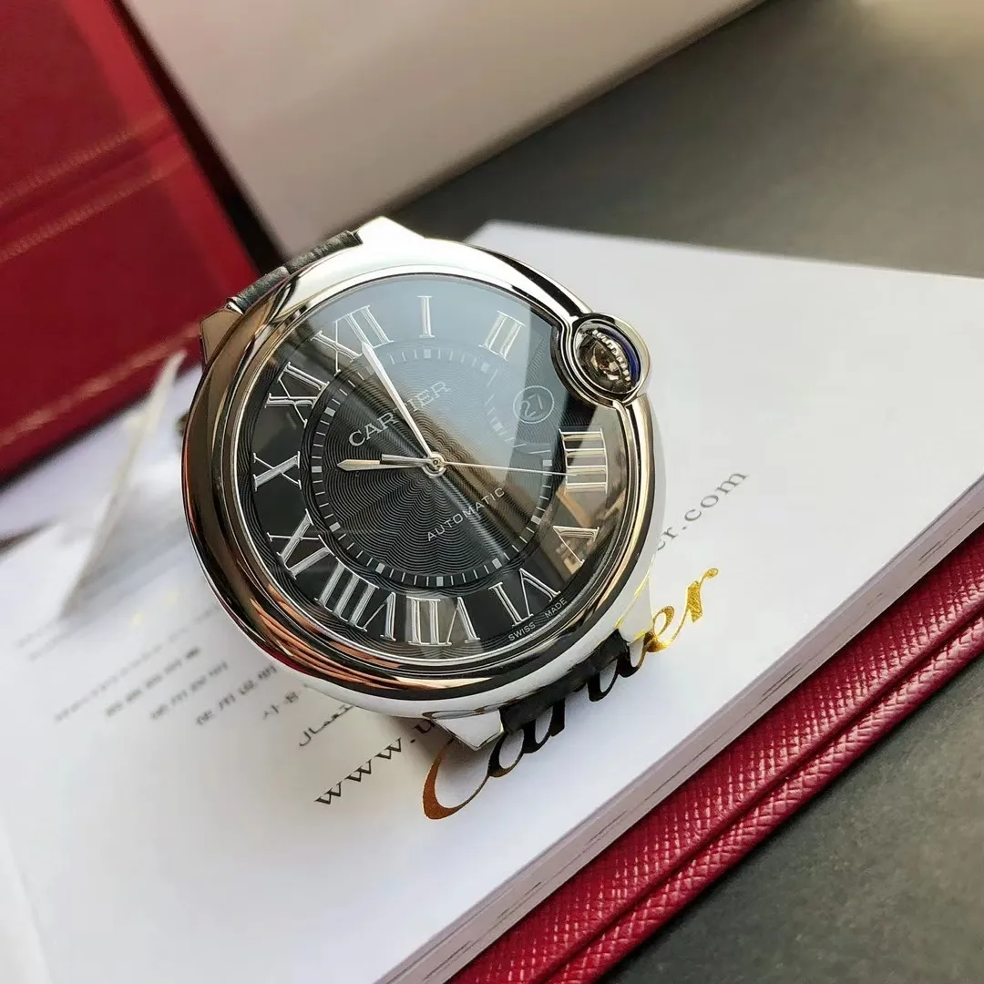 【High-end replica】💰1120! 【Customized all-in-one machine】💰1720! Cartier Blue Balloon [Cross-border peak, replica of the original version] GD quality control ingenuity creates a classic model - the Cartier Blue Balloon 42mm series is a one-to-one replica of the original version, sleek and elegant, showing nobility. [Case] ​​The case size is synchronized with the original 42/13mm 316L stainless steel case, which is extremely polished and shiny. The level of detail is no less than the original, perfectly embodying the unique charm of the original. [Movement] Equipped with the imported Citizen 9015 movement, the parameters are synchronized with the original ones, and can be simultaneously upgraded to the Swiss ETA machine. It has accurate travel time, delicate winding feel, and the time adjustment direction is synchronized with the original ones. [Strap] It is equipped with a first-layer cowhide strap imported from Italy and a top-grade 316L stainless steel strap to choose from. The steel belt is exquisitely polished ⚠️ Please look for the exclusive quality produced by GD