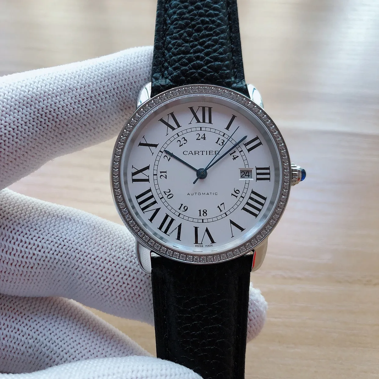 【Foreign trade import】💰3600! Cartier 🎮X8 London SOLO series men's model CARTIER W6701010 genuine mold opening, 2892 machine, with real crocodile leather, 🎮sandblasting calendar, CNC deep processing handle inlaid with the same spinel gems as the genuine product, Mohs hardness reaches level nine. The buckle is original arc and sandblasted, the font is clear, one watch, one code 🎮
